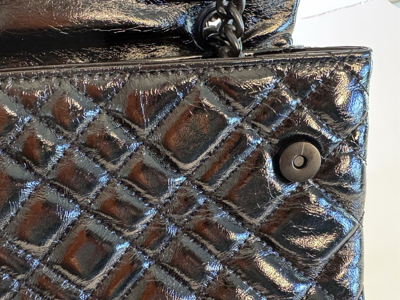 KURT GEIGER LONDON BRIXTON Lock Drench Black Patent Leather Shoulder Bag