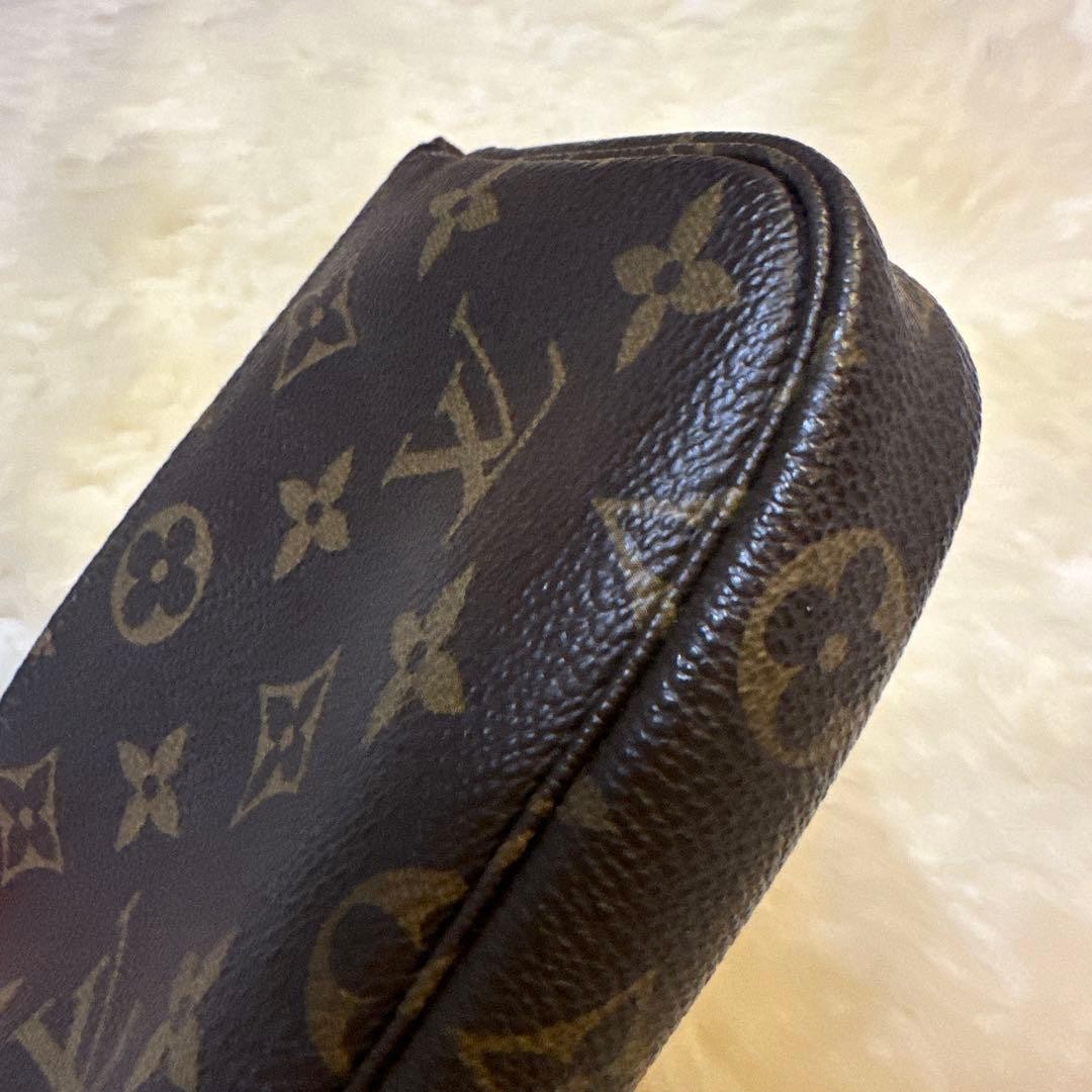Louis Vuitton Mini Pochette Monogram Leather Brown Authentic Crossbody Bag
