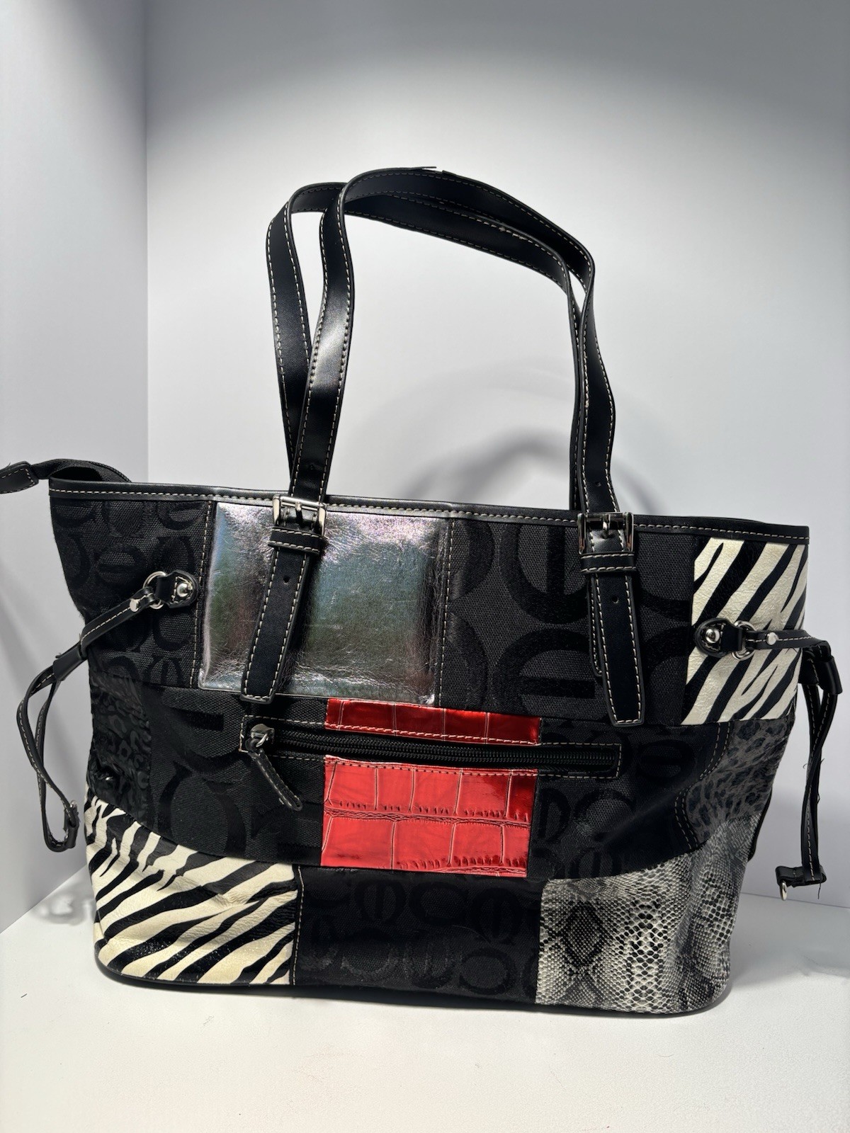 RED BLACK WHITE ZEBRA ANIMAL PYTHON SNAKESKIN PRINT BLOCK HANDBAG PURSE