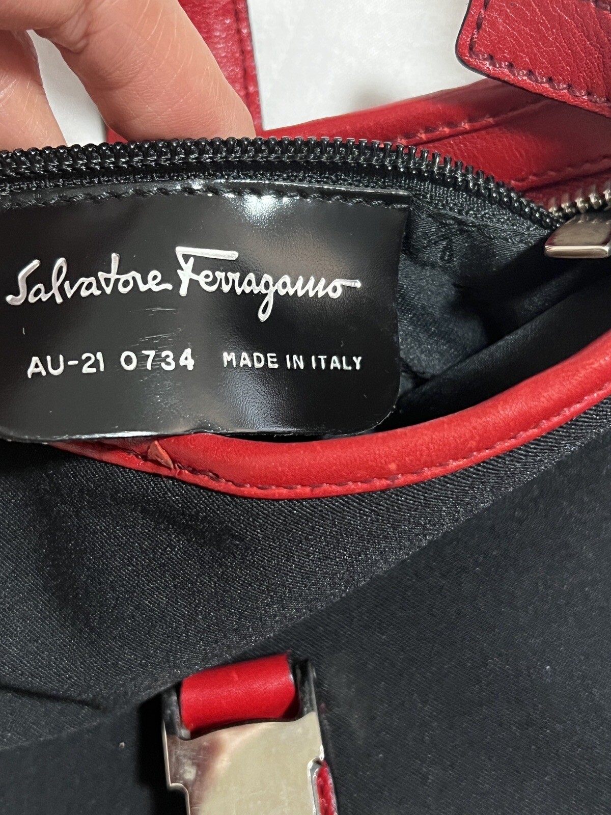 Authentic Salvatore Ferragamo Vara Handbag One Shoulder Bag AU-21-0734 Black Red