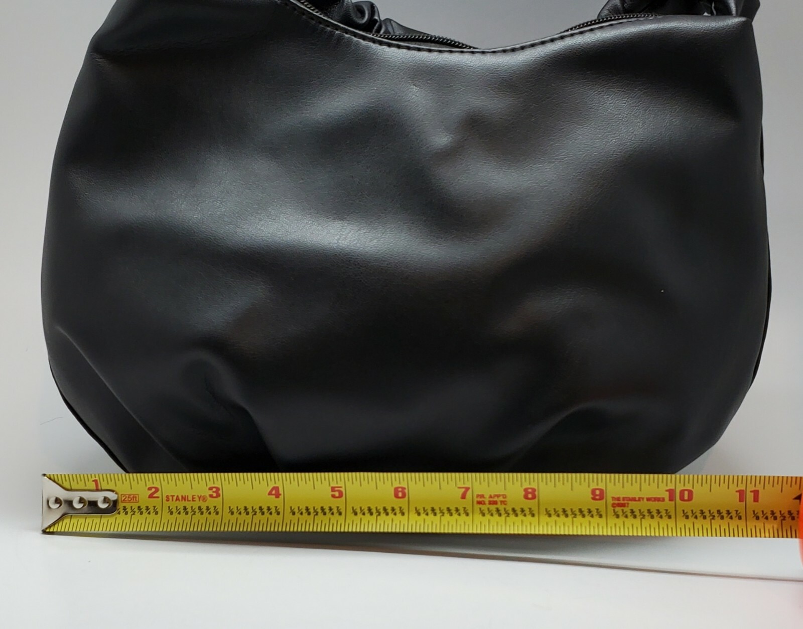 Be Cool Handbag purse, New. Black