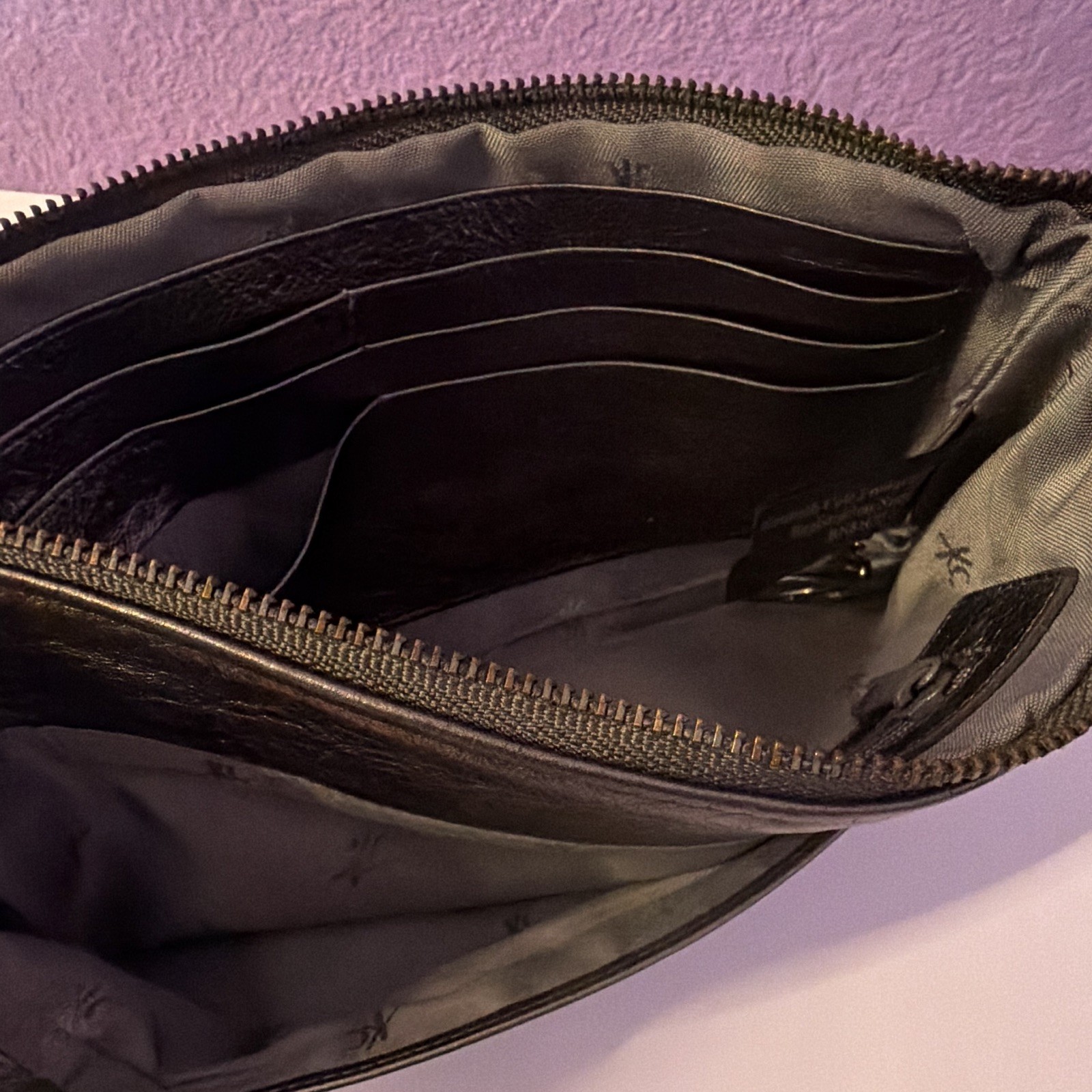 Kenneth Cole NY Metallic Leather Small Shoulder Bag Zip Closure Chain Wristlet