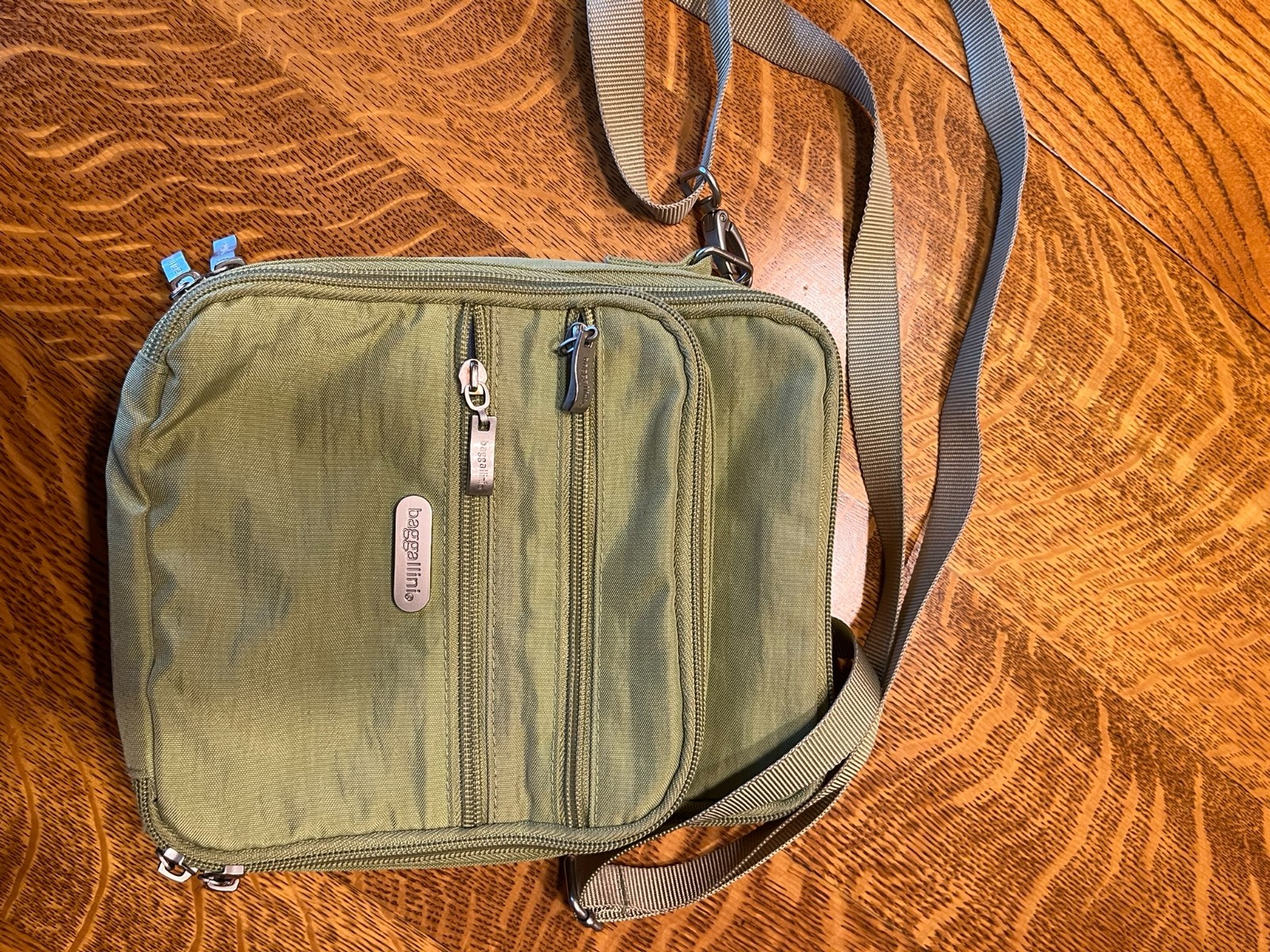 Baggallini Crossbody Olive Green 9” Organizer Bag Multi Pockets
