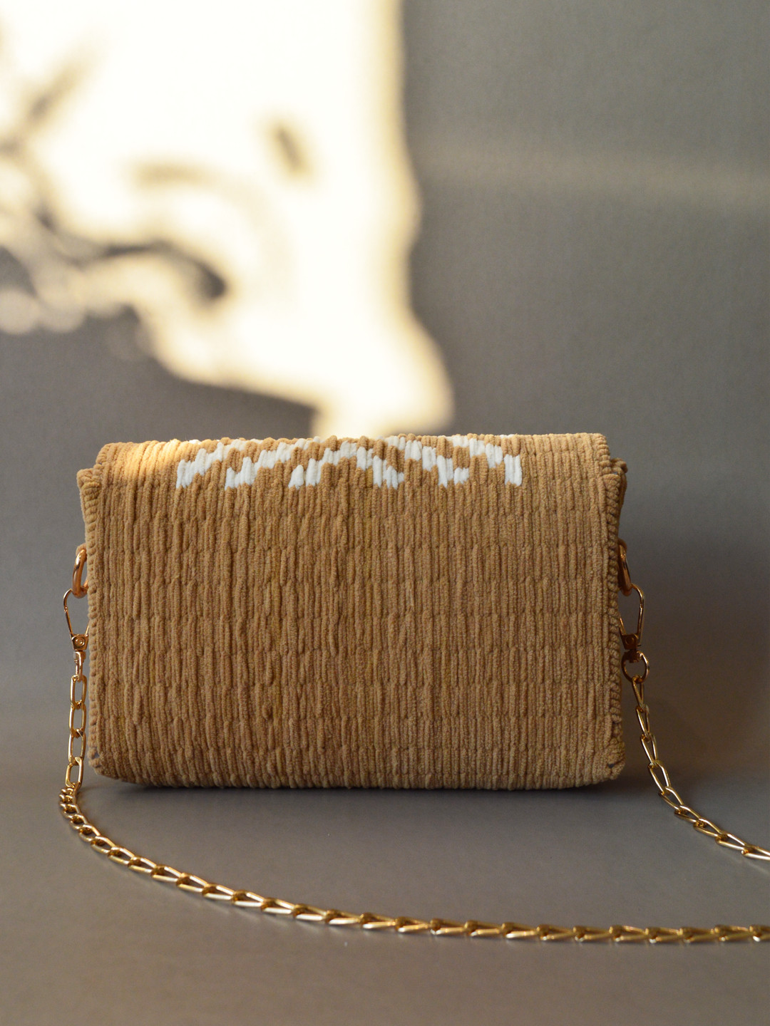 NAYHANDMADE Crochet on Plastic Canvas – Bag in Chevron Pattern