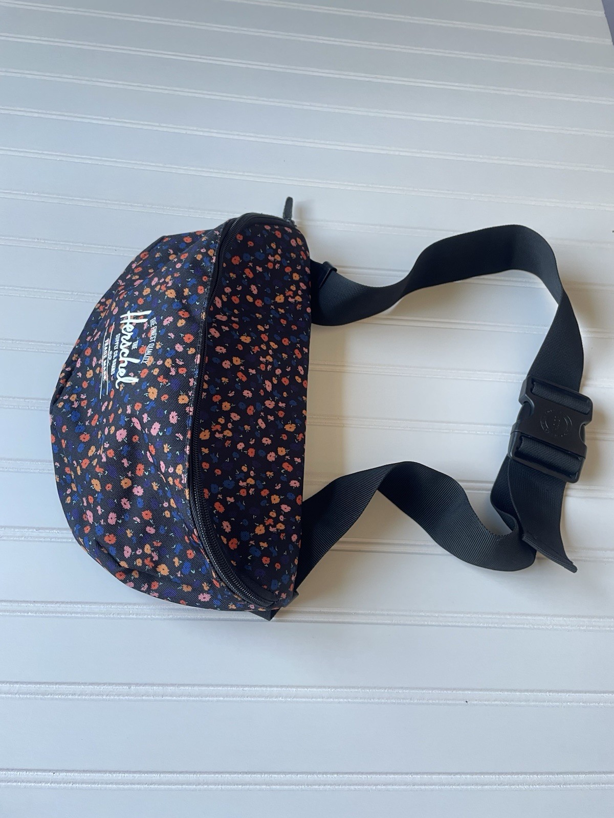 Herschel 4.5 L Kaine Hip Pack Black Floral Large Fanny Lumbar Belt Bag Gorpcore