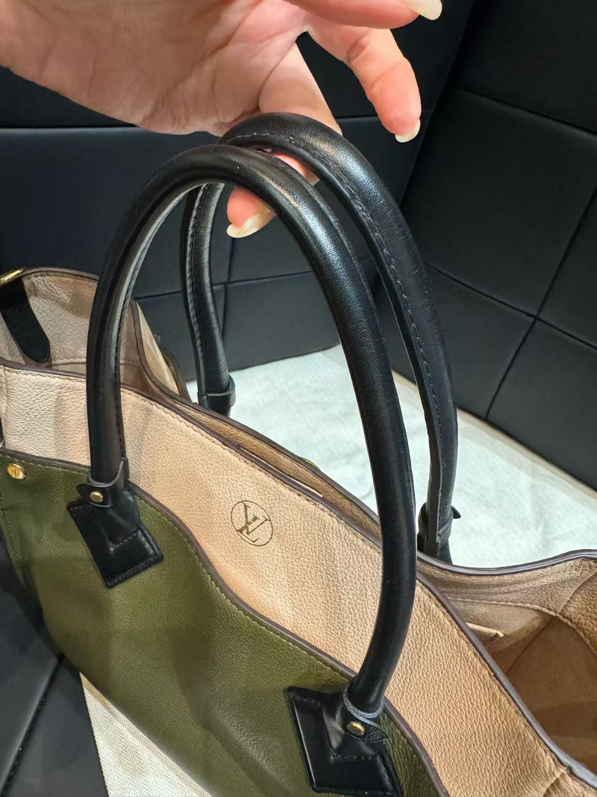 Louis Vuitton On My Side MM Monogram Canvas & Calfskin Tote Bag Auth