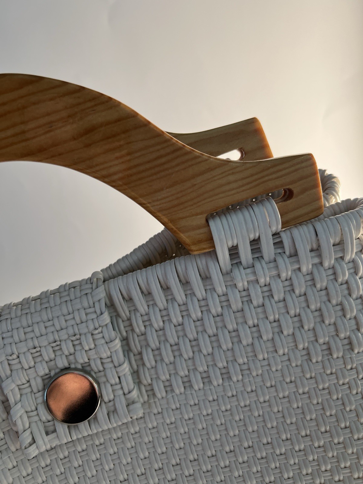 White Woven Top Handle Tote bag Wooden Handles Button Closure Silver Hardware