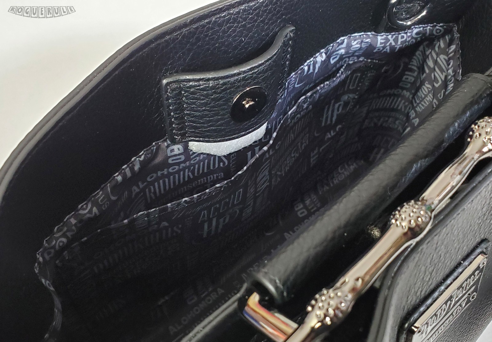 🚦Loungefly Harry Potter Elder Wand Black Crossbody Bag – Exclusive – New!