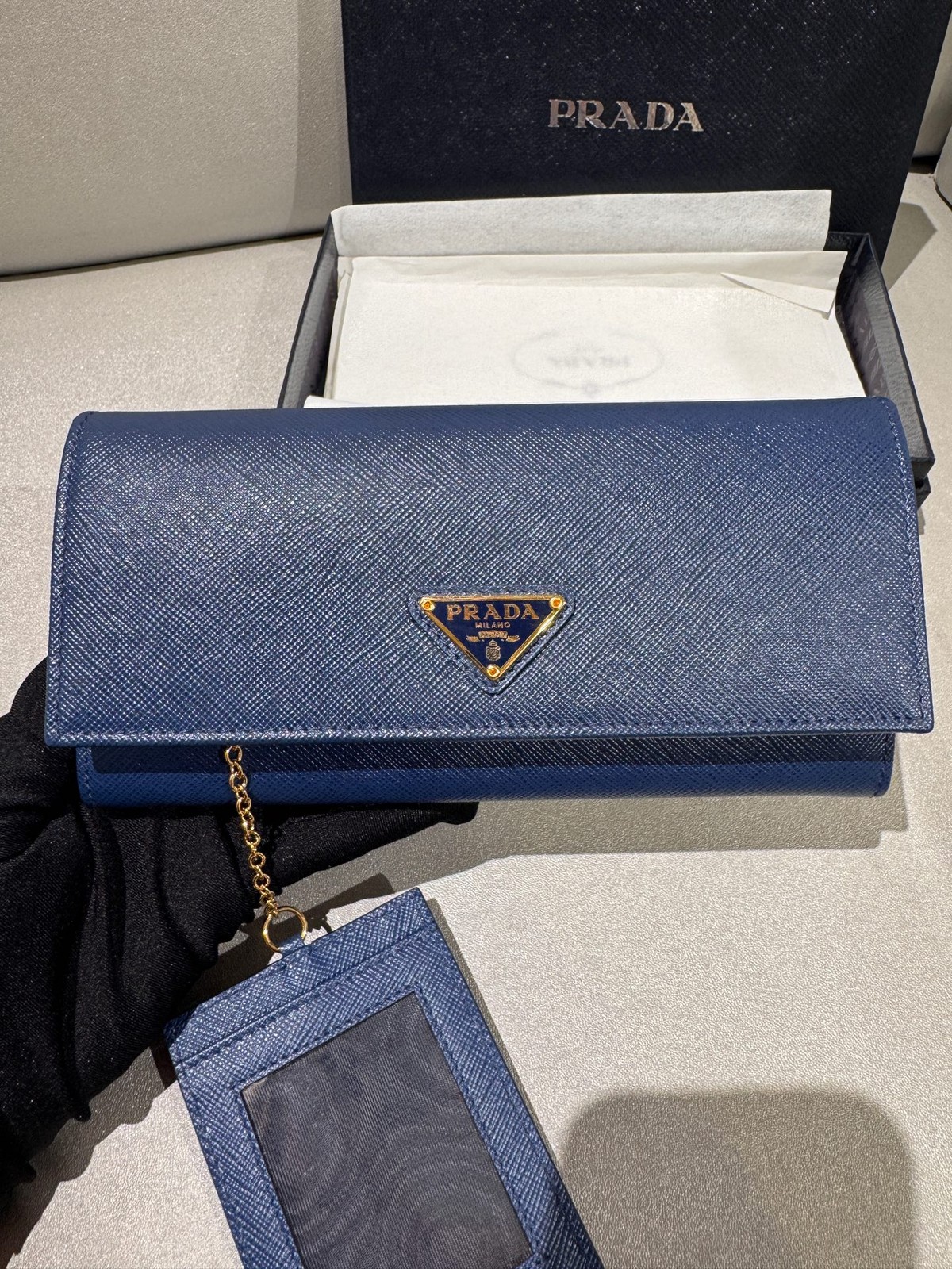 Prada Pre-Owned Authentic Long Wallet Navy 1M1132-QHH-F0016