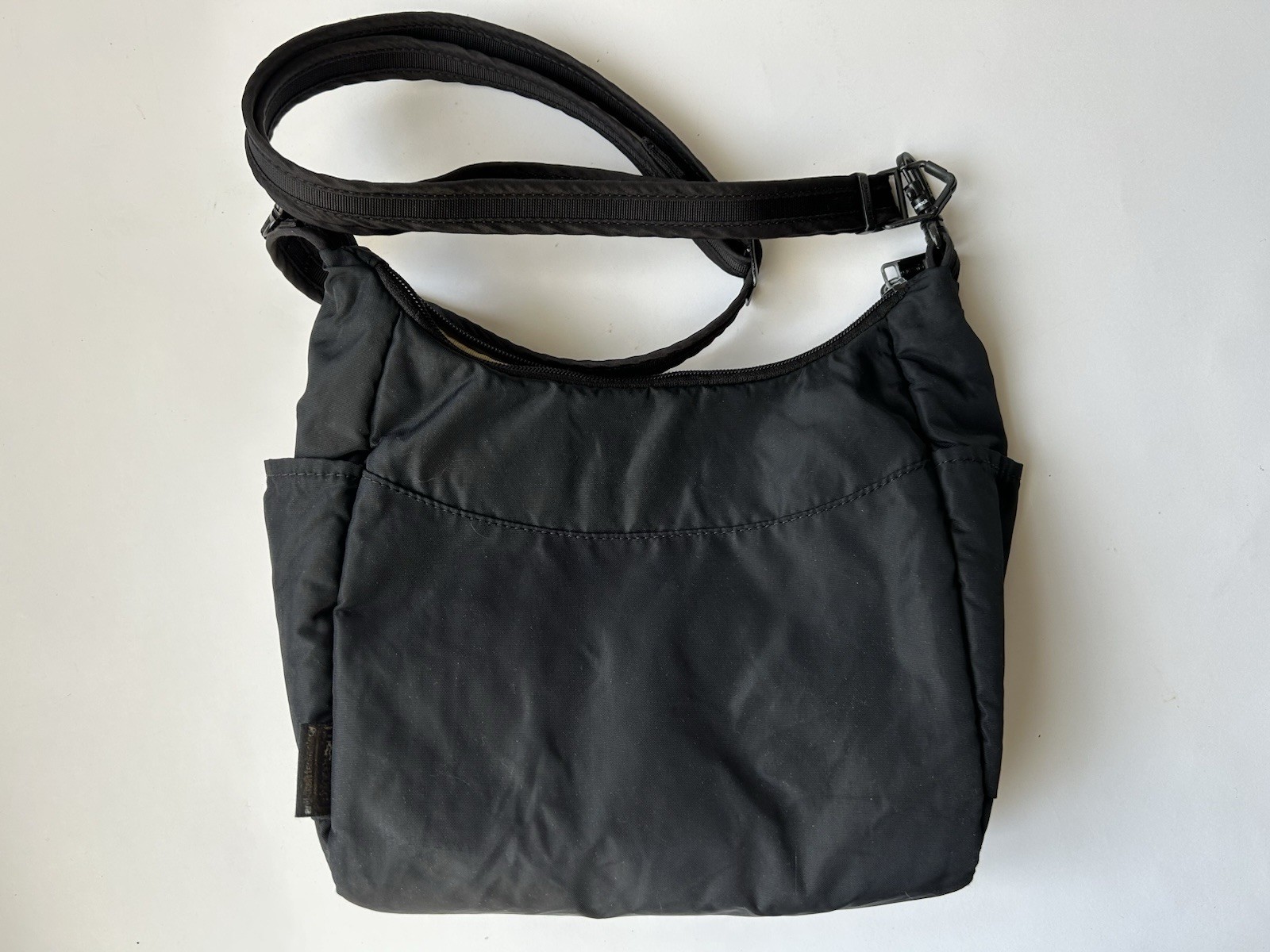Pacsafe Citysafe 100 GII 20120 RFID Anti-Theft Exomesh Crossbody Bag Black
