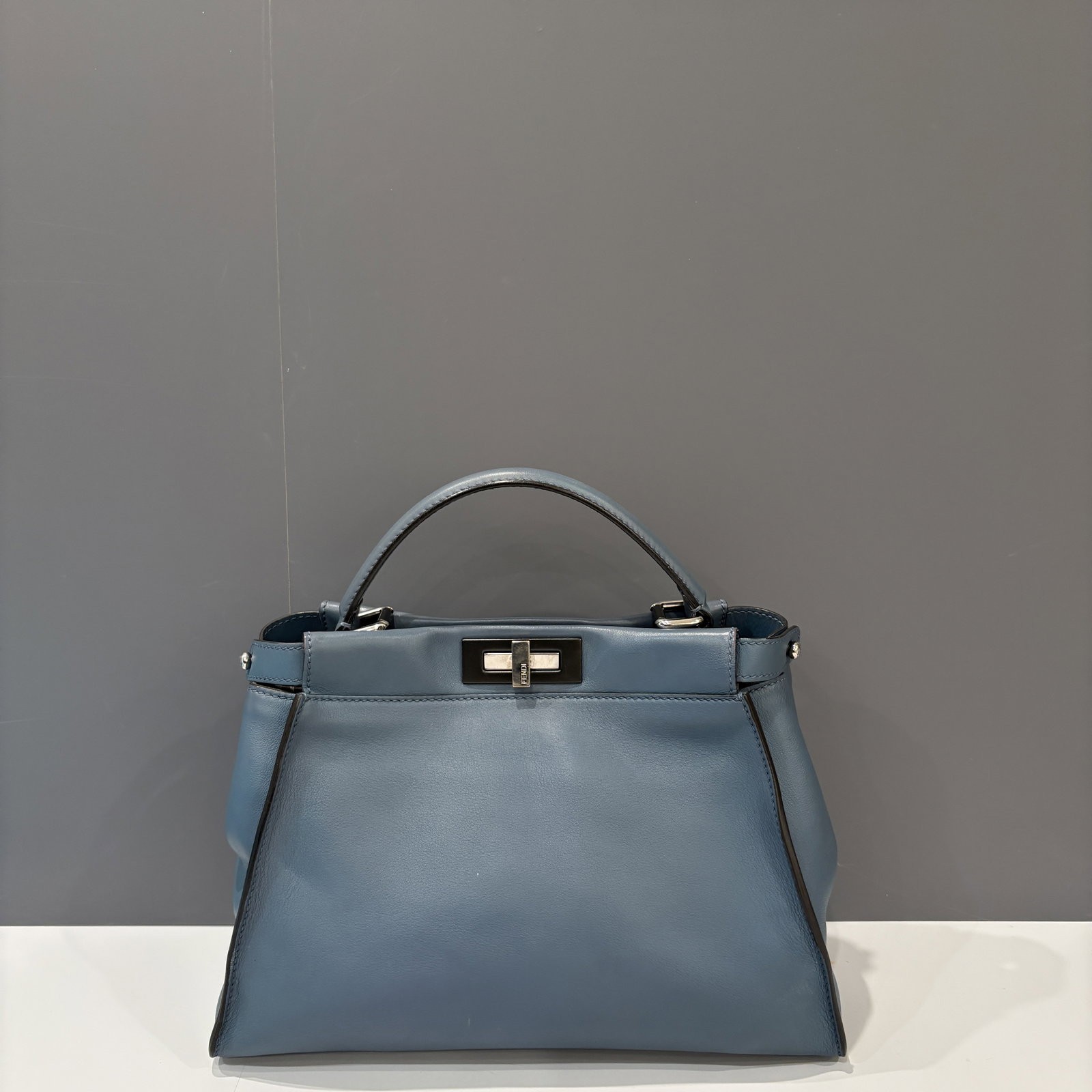 Fendi Peekaboo Iconic Medium Blue Calfskin (ws010626g6)