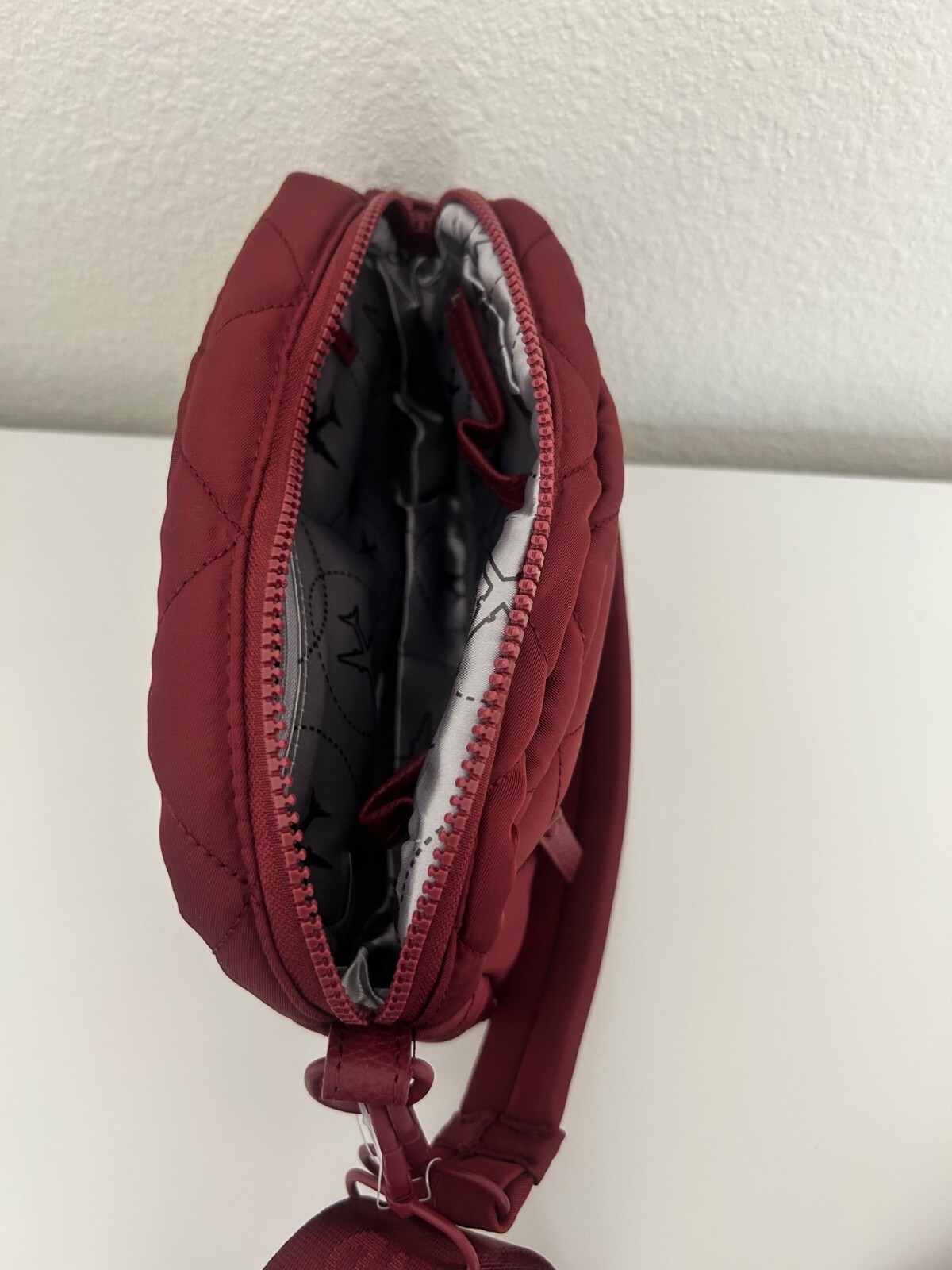 Samantha Brown To-Go Quilted Top Handle Crossbody Bag Burgundy nwot