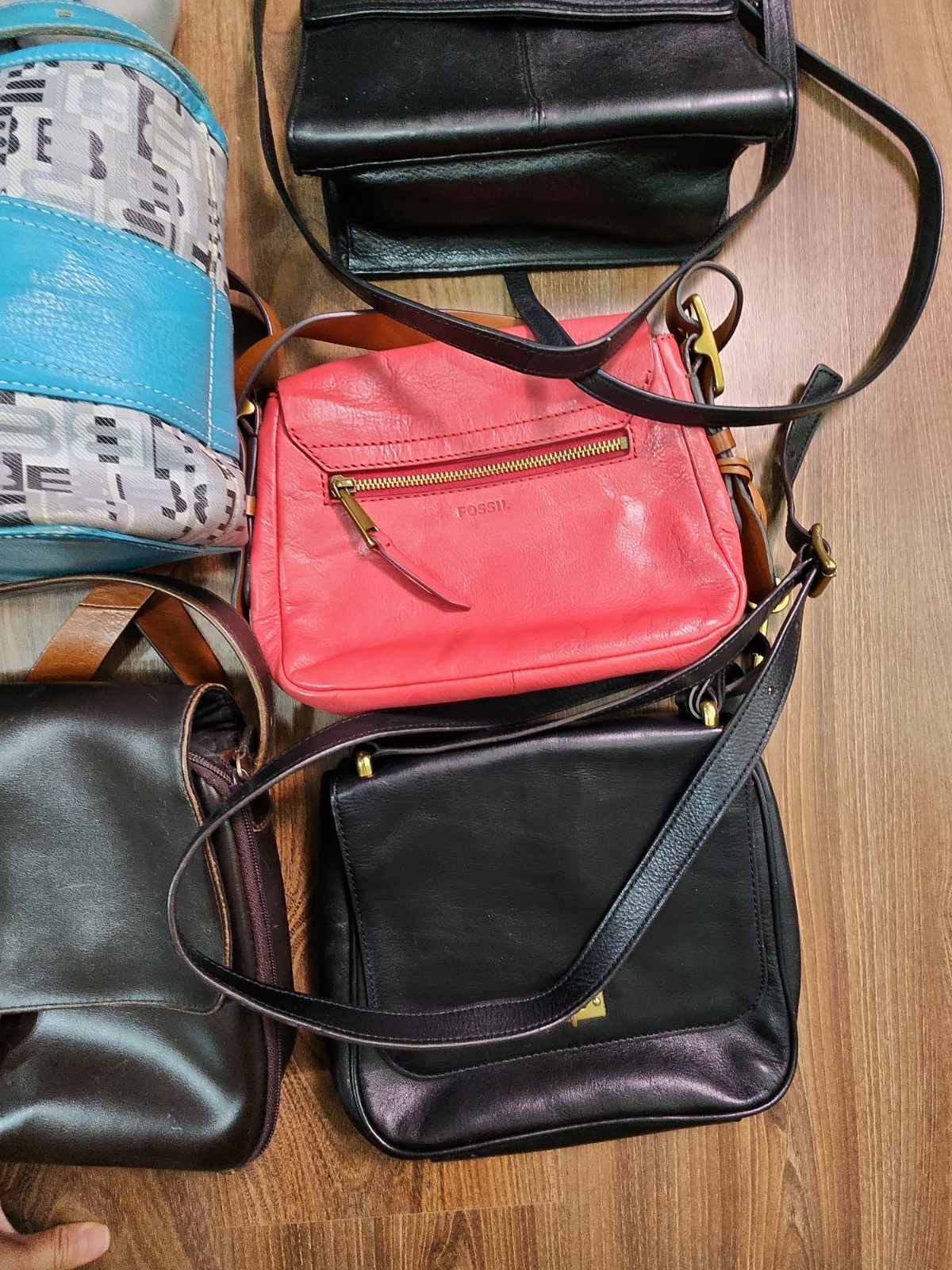Lot of Purse 1Balenciagakorea,2Coach,5Fossil,1Mk,1KS,dooney,CK,Liz,codements.