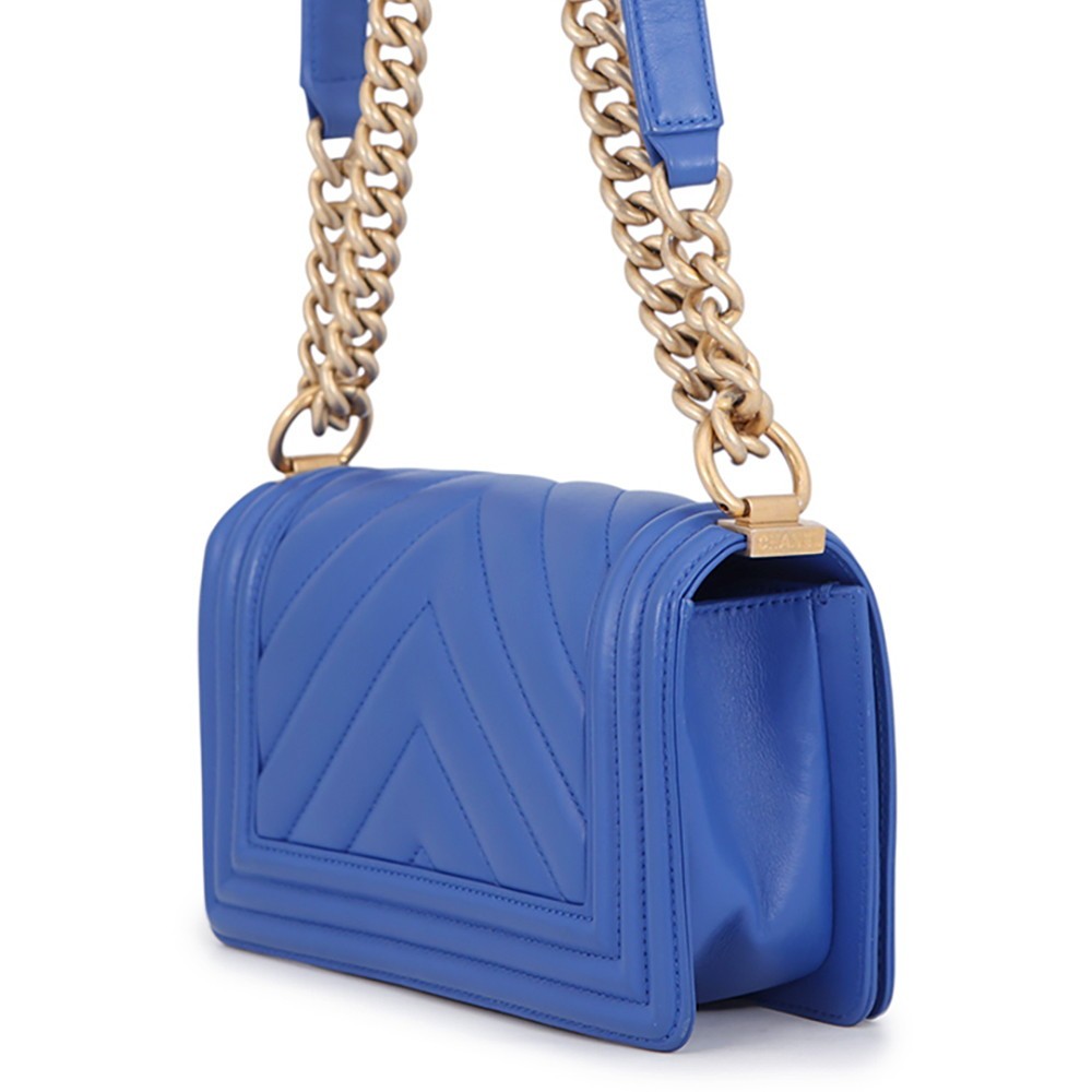 CHANEL Chevron Boy Chanel ChainShoulder Size Small Lambskin Blue A67085