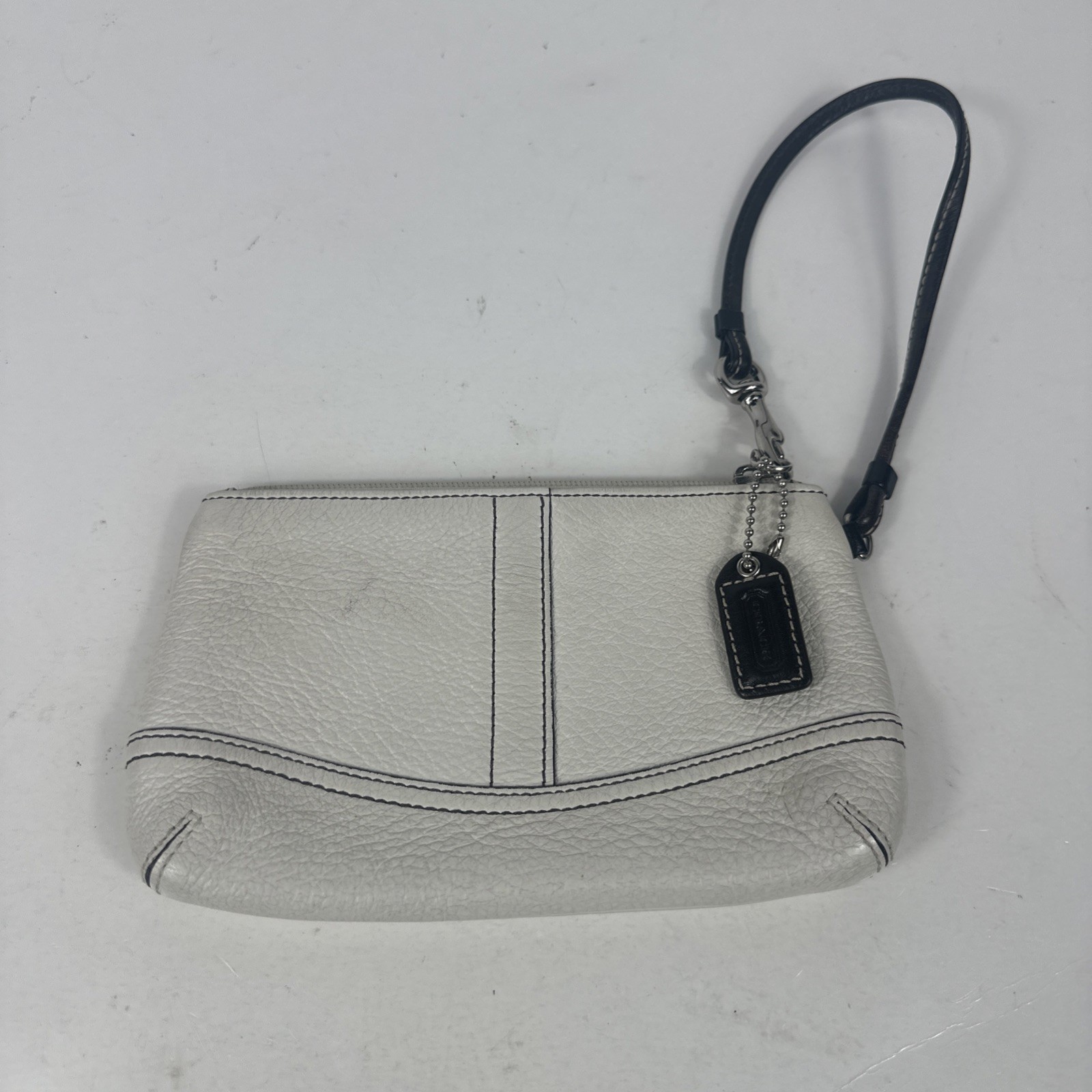 Vintage Coach Wristlet Clutch Coin Purse Ivory Pebbled Leather Tab Keychain
