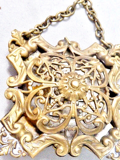 VICTORIAN FILIGREE VINAIGRETTE CHATELAINE OR WRIST PURSE IN A EXQUISITE DESIGN