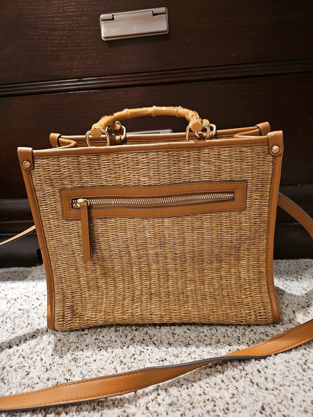 INC INTERNATIONAL CONCEPTS CROSSBODY PURSE MED STRAW FAUX LEATHER BAMBOO HANDLES