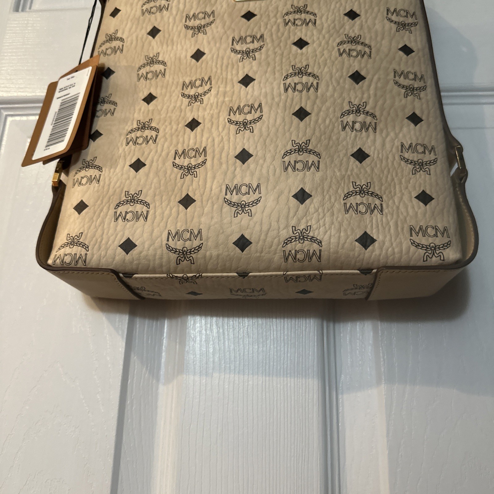 NWT MCM EATA03 IG001 AREN LOGO Neutral Black MESSENGER HANDBAG $730