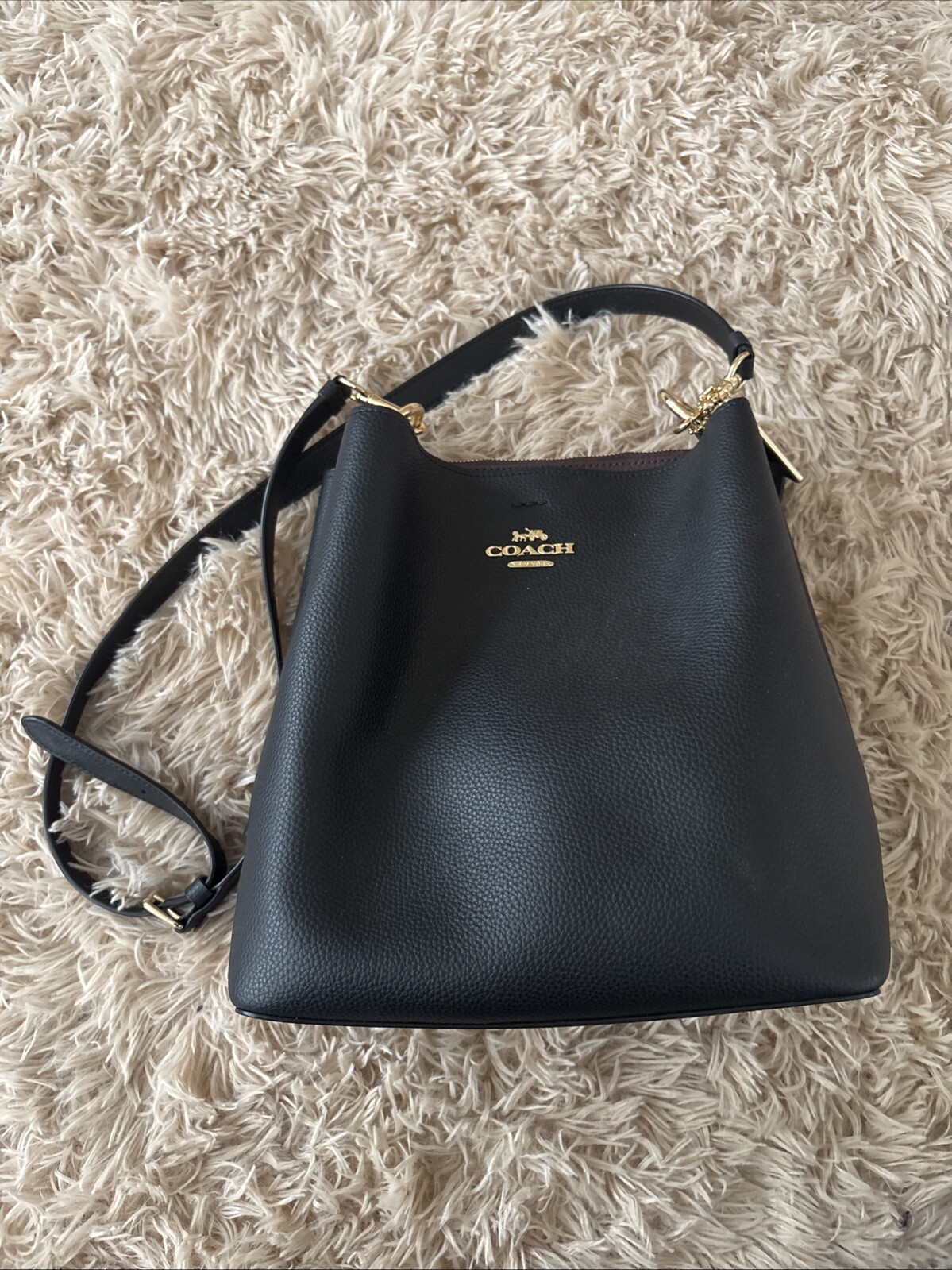Coach Town Shoulder Bag Leather – Black
