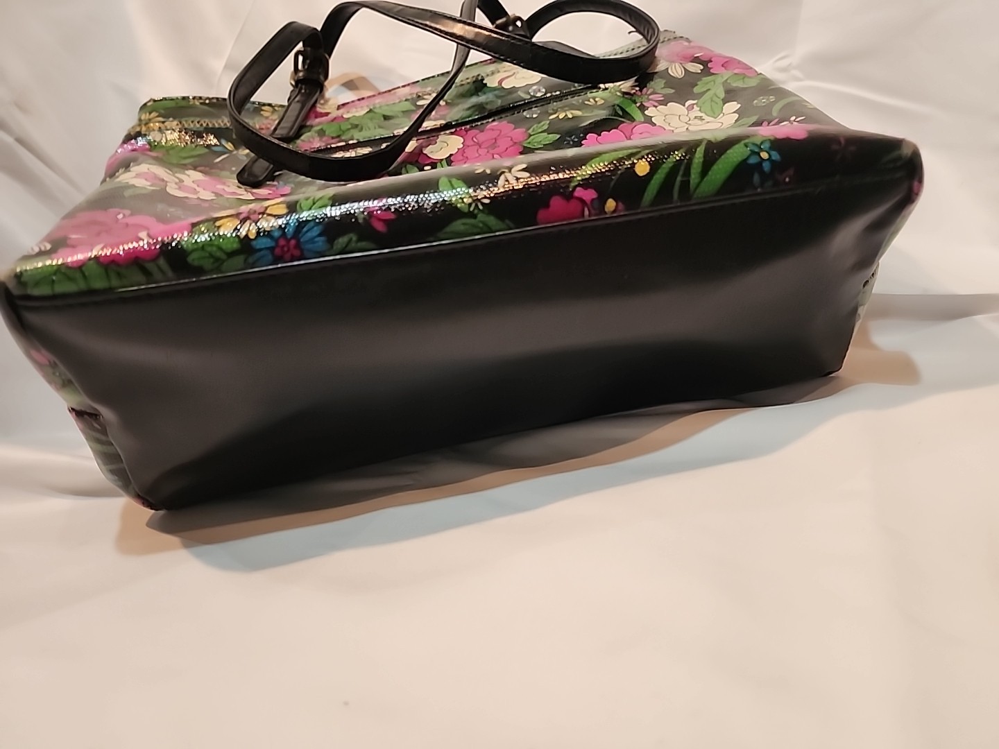 Beautiful Polyvinyl Floral Tote With Leather Straps. Made For Target# Rn17730