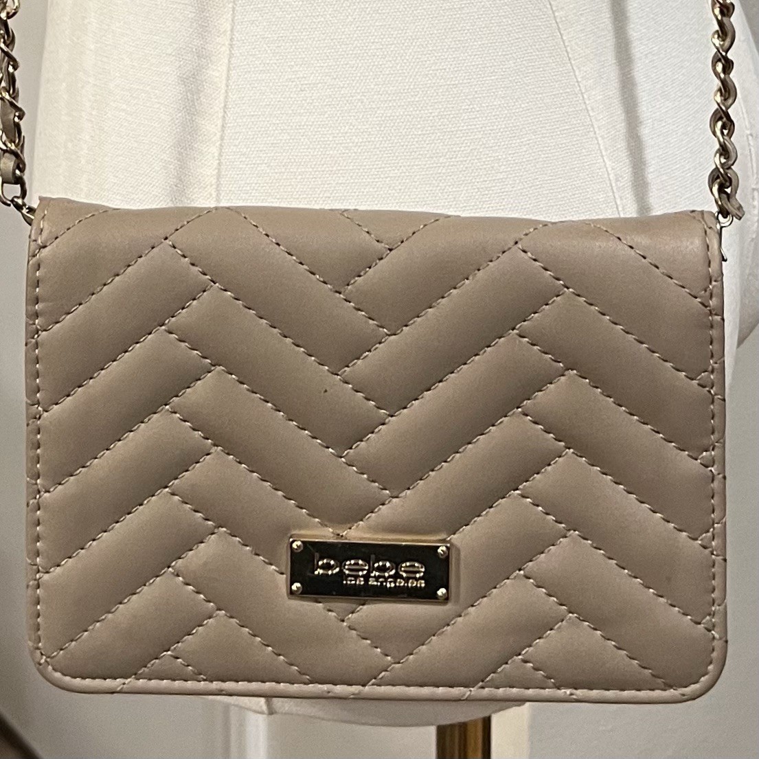 bebe Los Angeles Sophia Crossbody Bag WBE01-123 taupe.