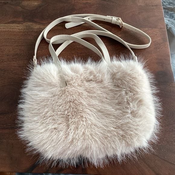 Elegant Cream Fur Shoulder Bag – NWOT