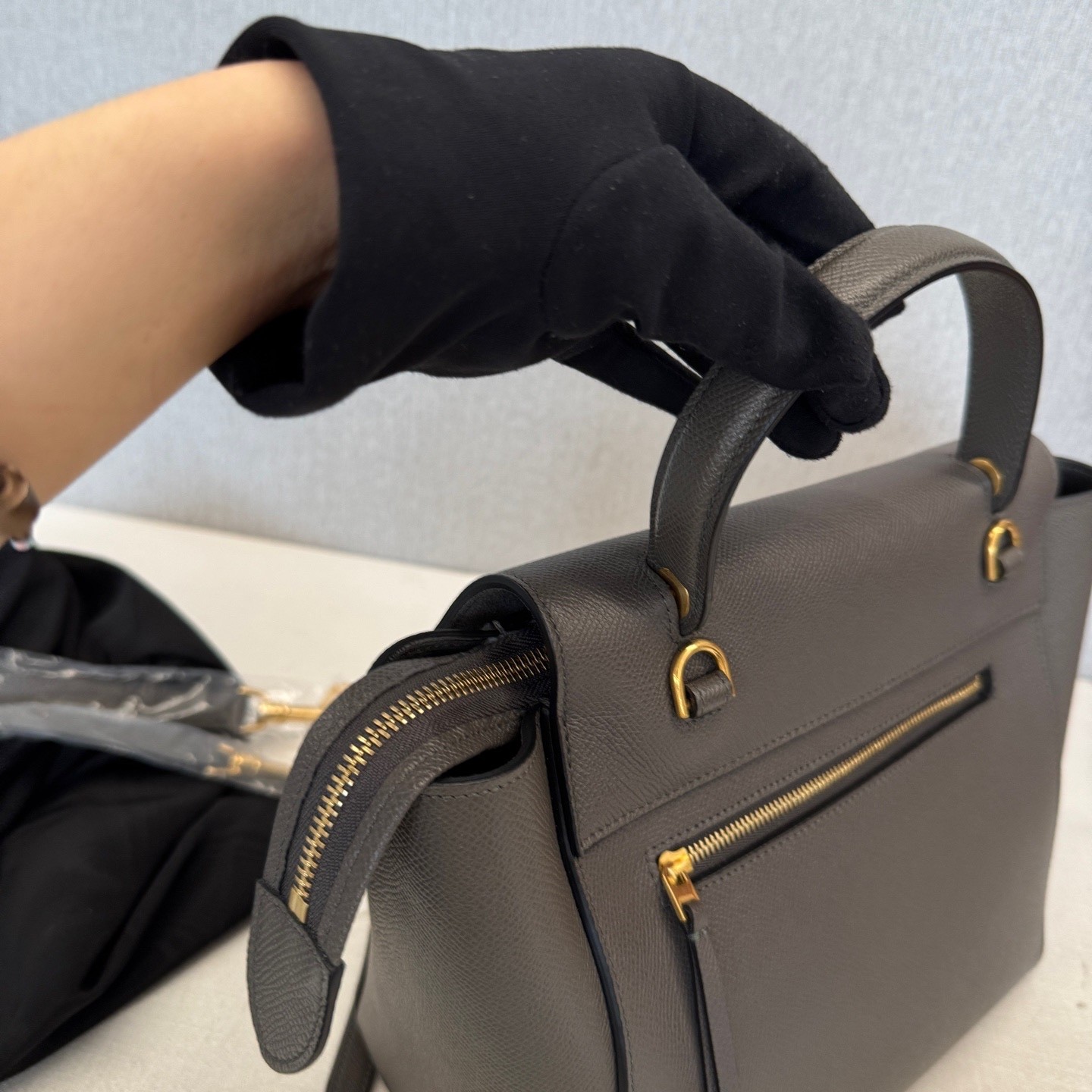 Celine Pre-Owned Authentic Crossbody Bag Elephant Gray 24*13*20cm