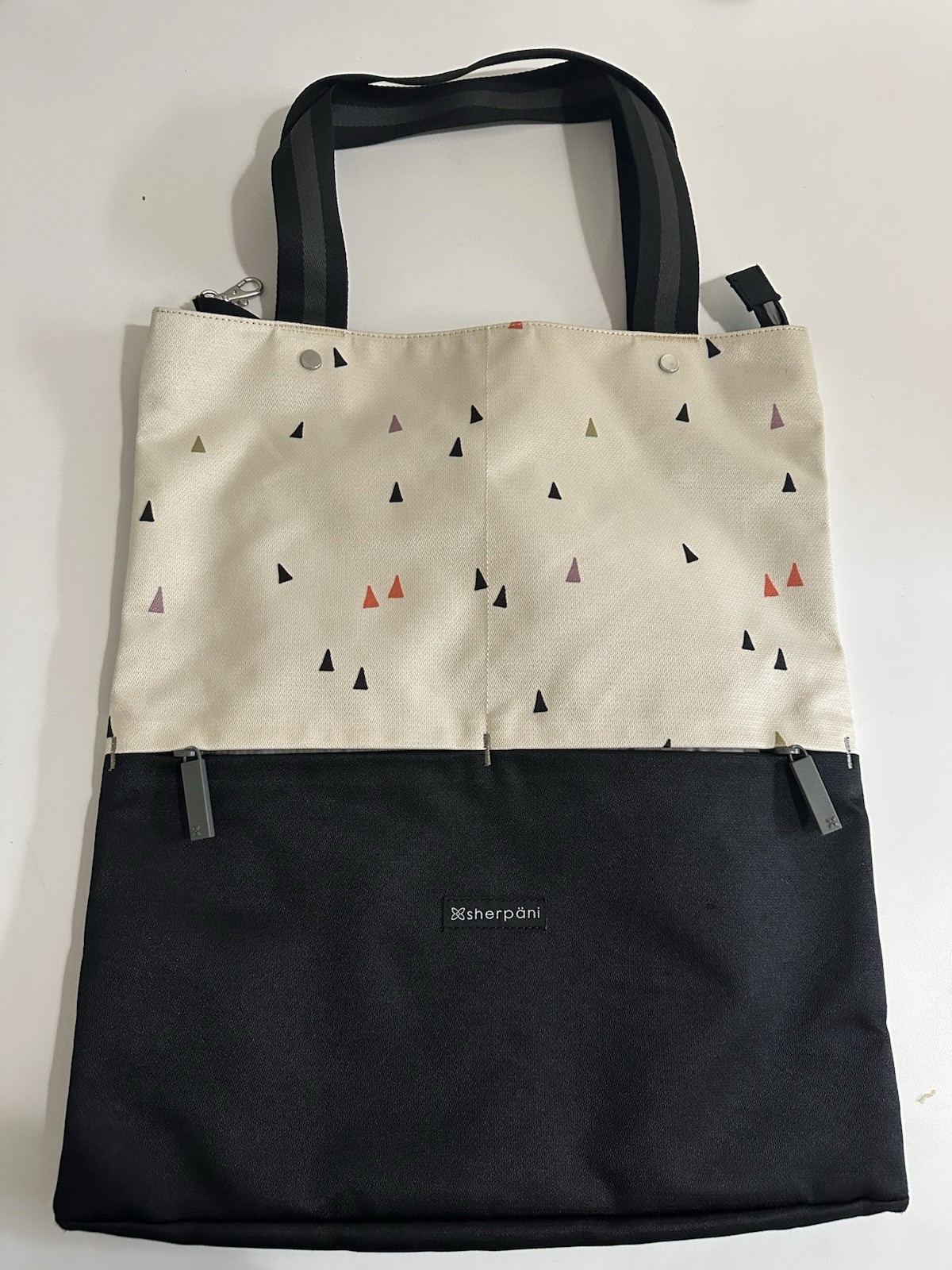 Sherpani Sloan Travel Tote Bag Purse Laptop Padded Reprieve Tru North