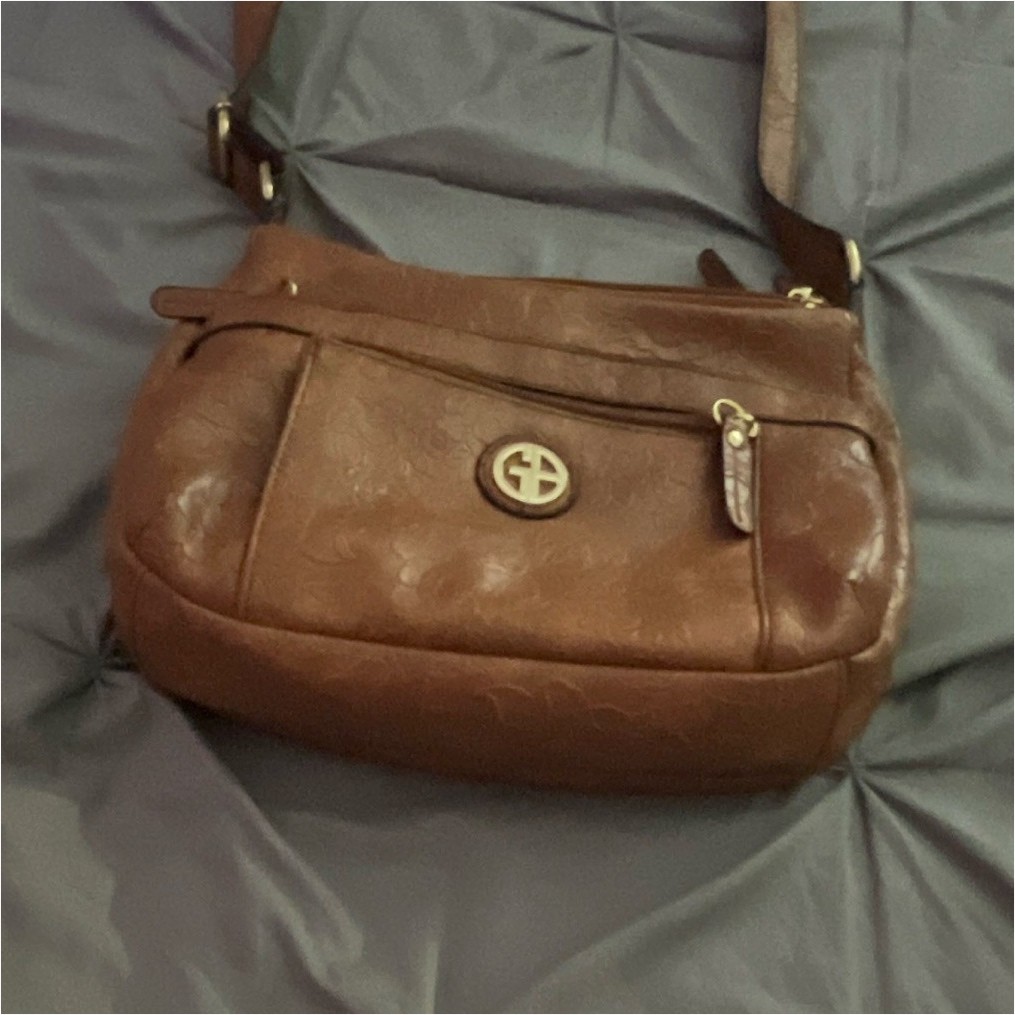Women’s Small Brown Pebbled Shoulder Bag Zip Closure, Adjustable Strap