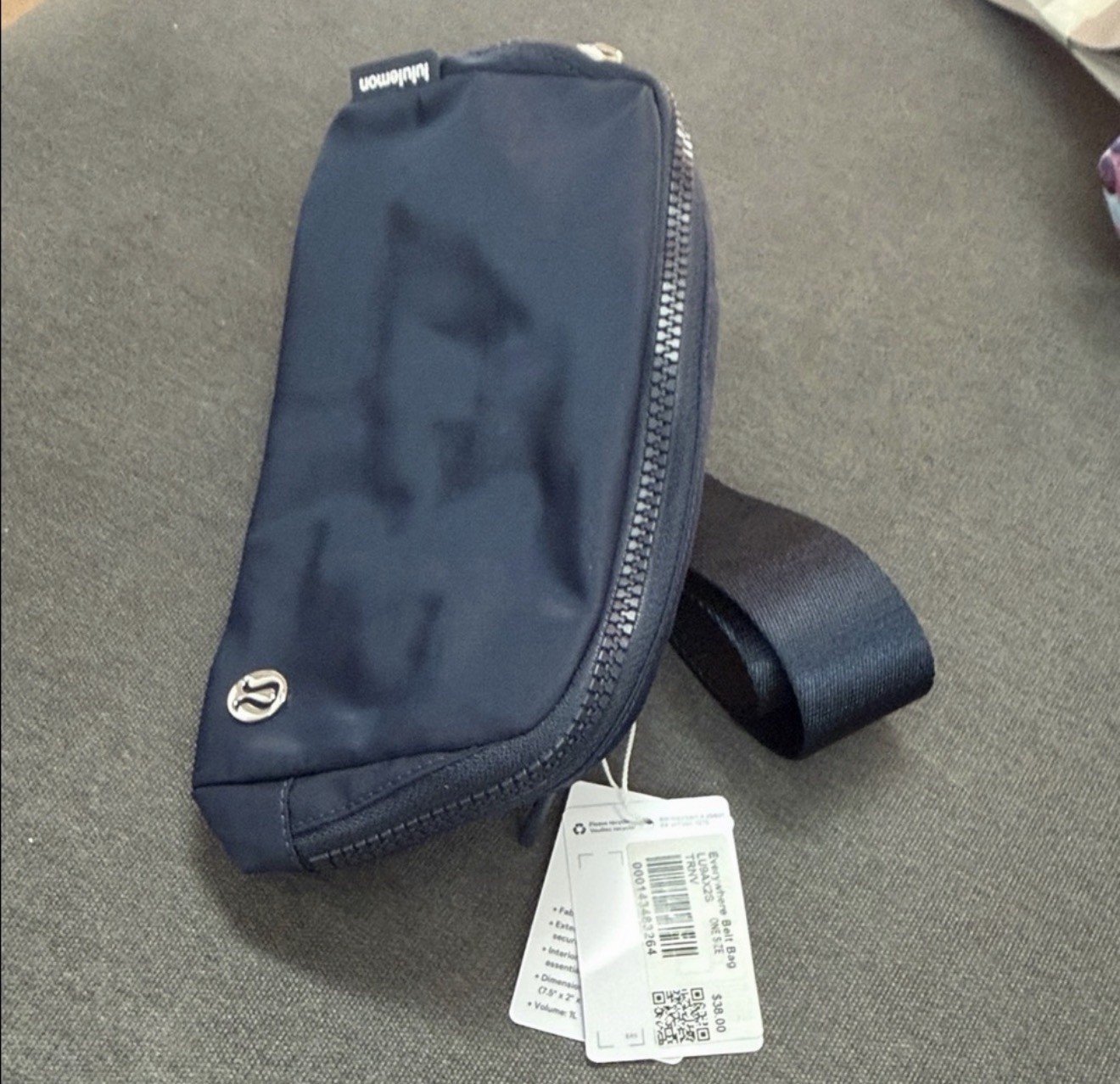 lululemon Navy Belt Bag Water-Repellent Inner Pockets Zipper Silver Hardware