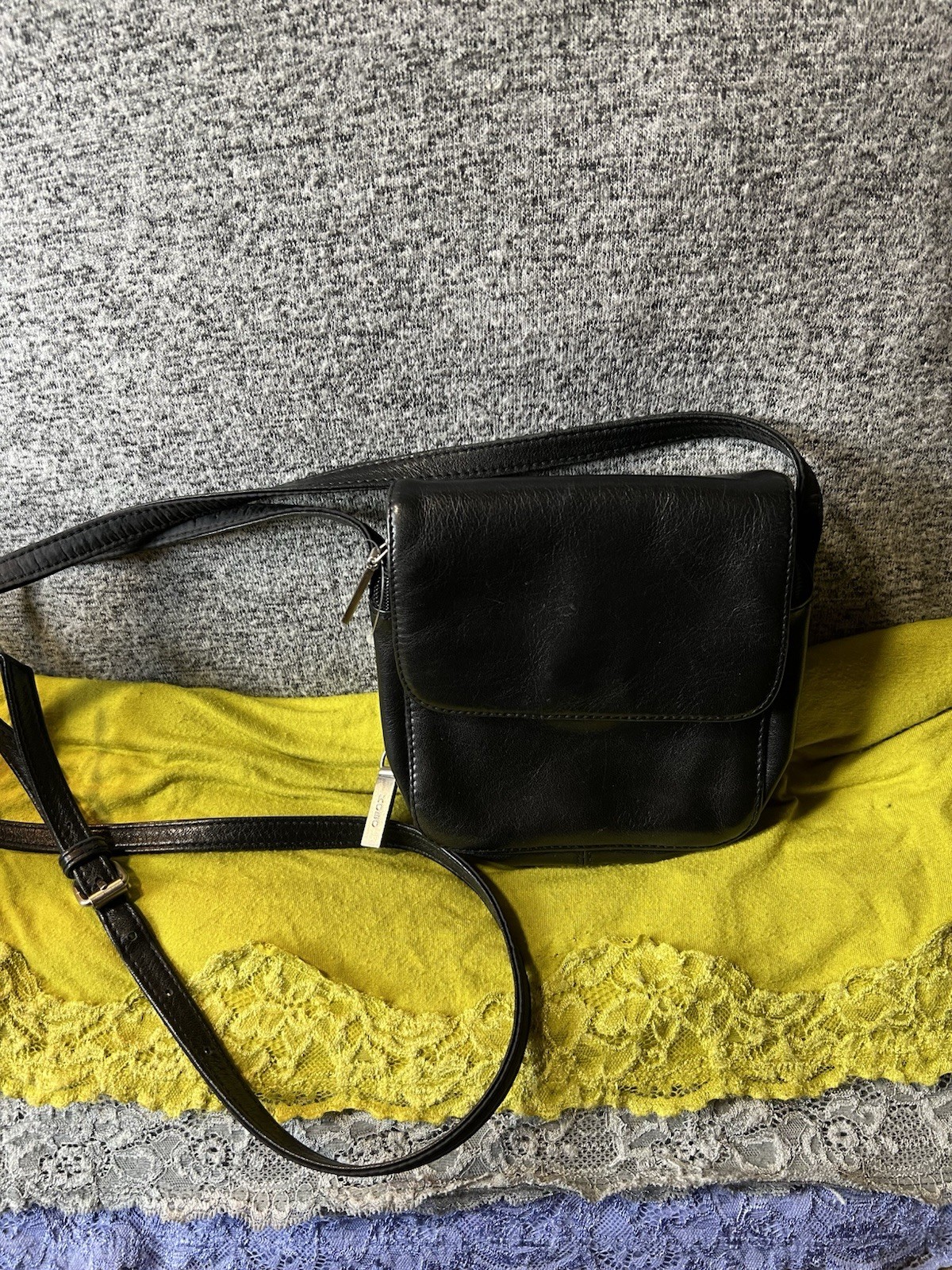 Hobo International Black Smooth Leather Flap Snap Zip MultiFunction Crossbody