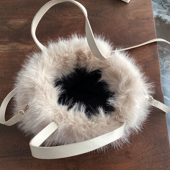 Elegant Cream Fur Shoulder Bag – NWOT