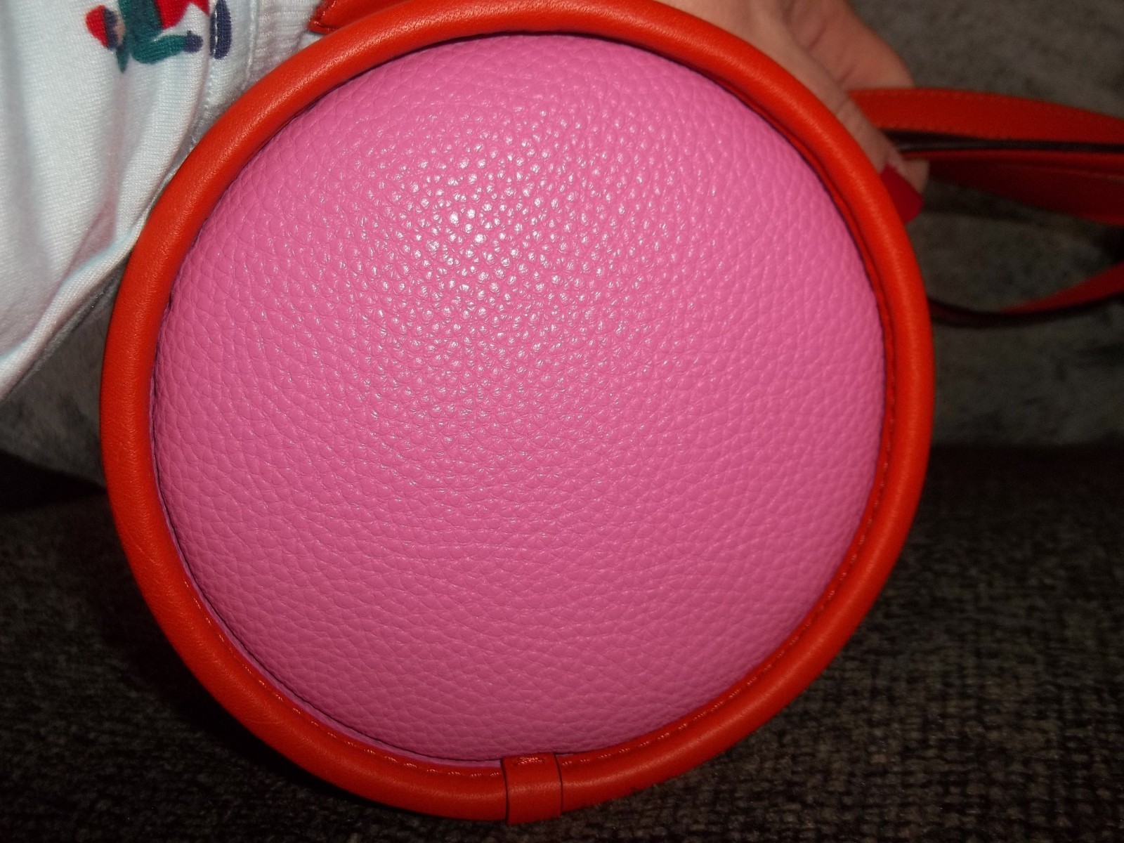 NWOT COACHTOPIA LEATHER BARREL BAG BRIGHT MAGENTA/SUN ORANGE PURSE