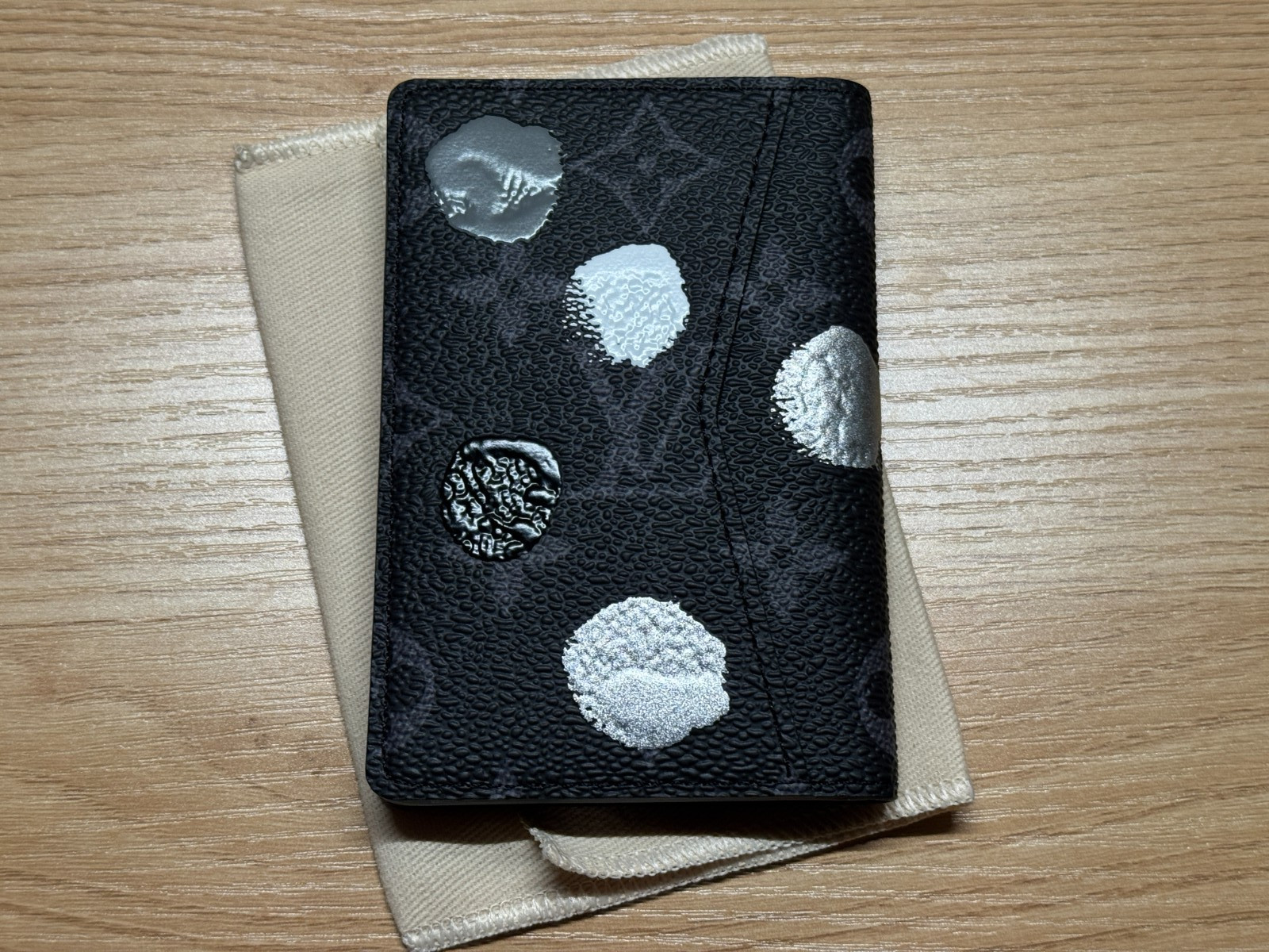 LOUIS VUITTON X Yayoi Kusama Pocket Organizer Monogram Eclipse 3×0.4×4.3 in