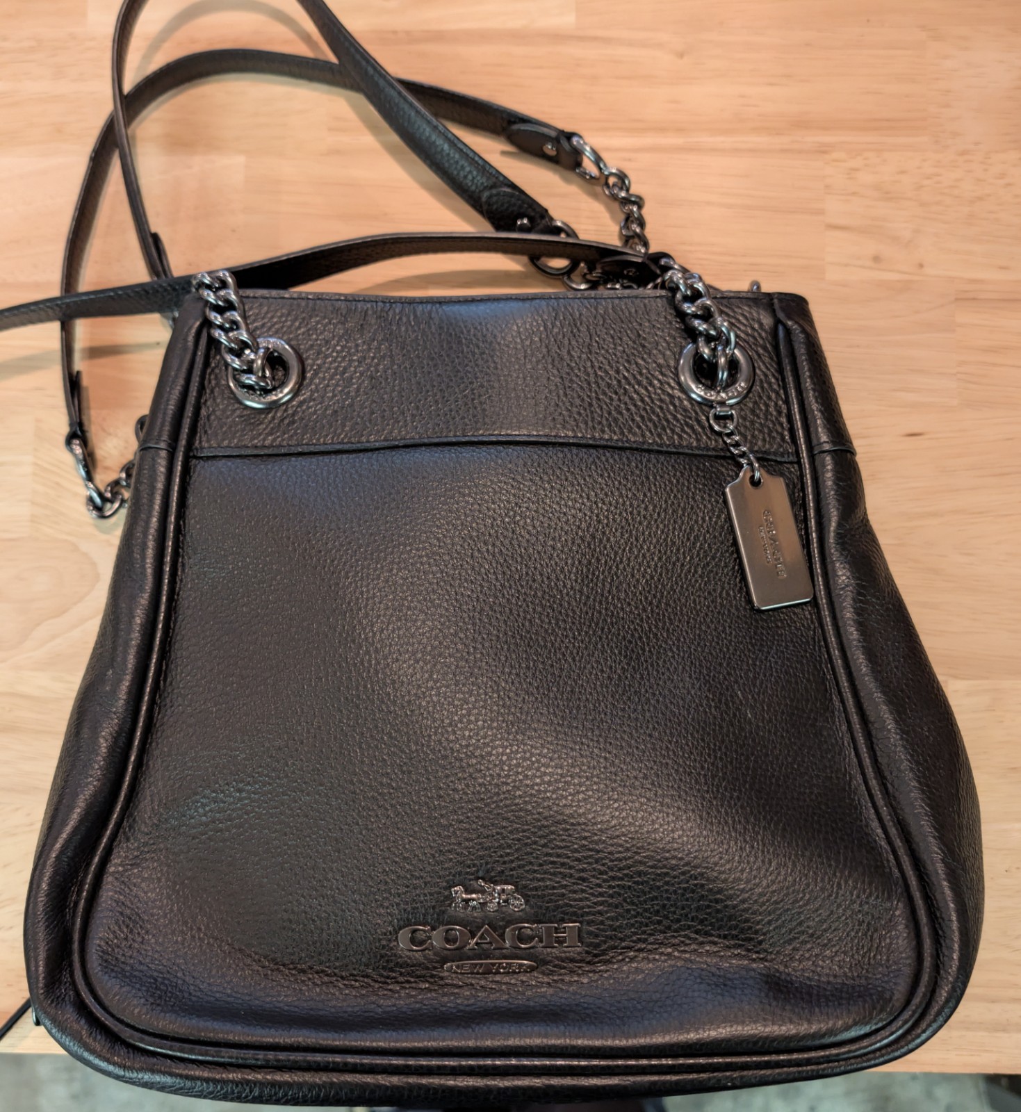 Coach Cammie Chain Crossbody Bucket Bag Black Pebbled Leather Gunmetal Hardware