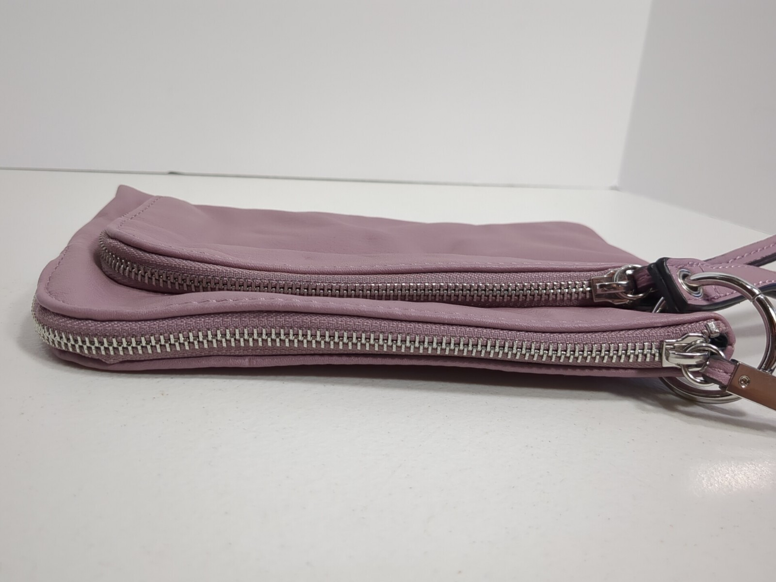 Simply Vera Wang Joyce Wristlet Bag Purse Mauve Pre-owned