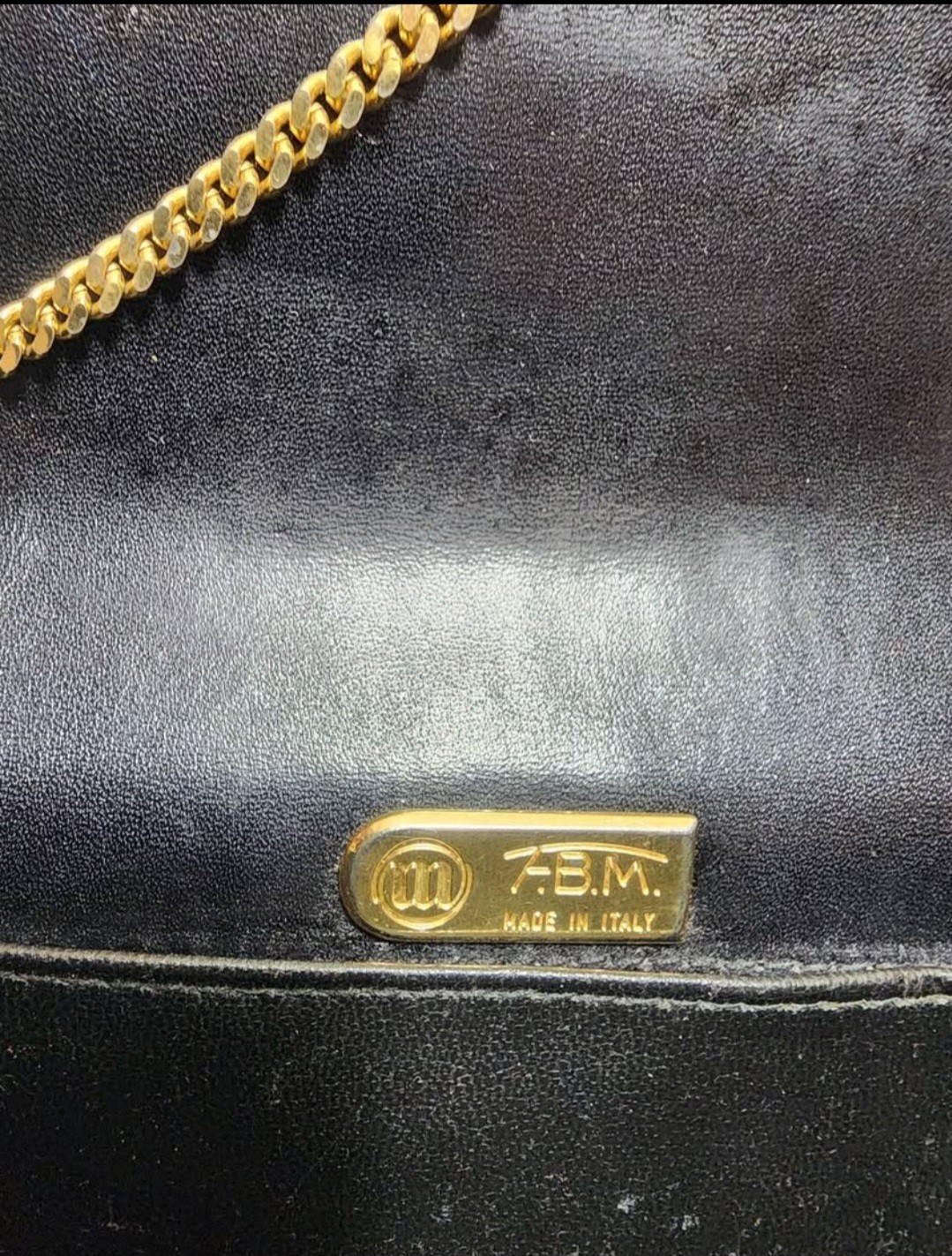 🖤 Vintage Italian Designer Croc-Embossed Bag – Gold Chain 🖤