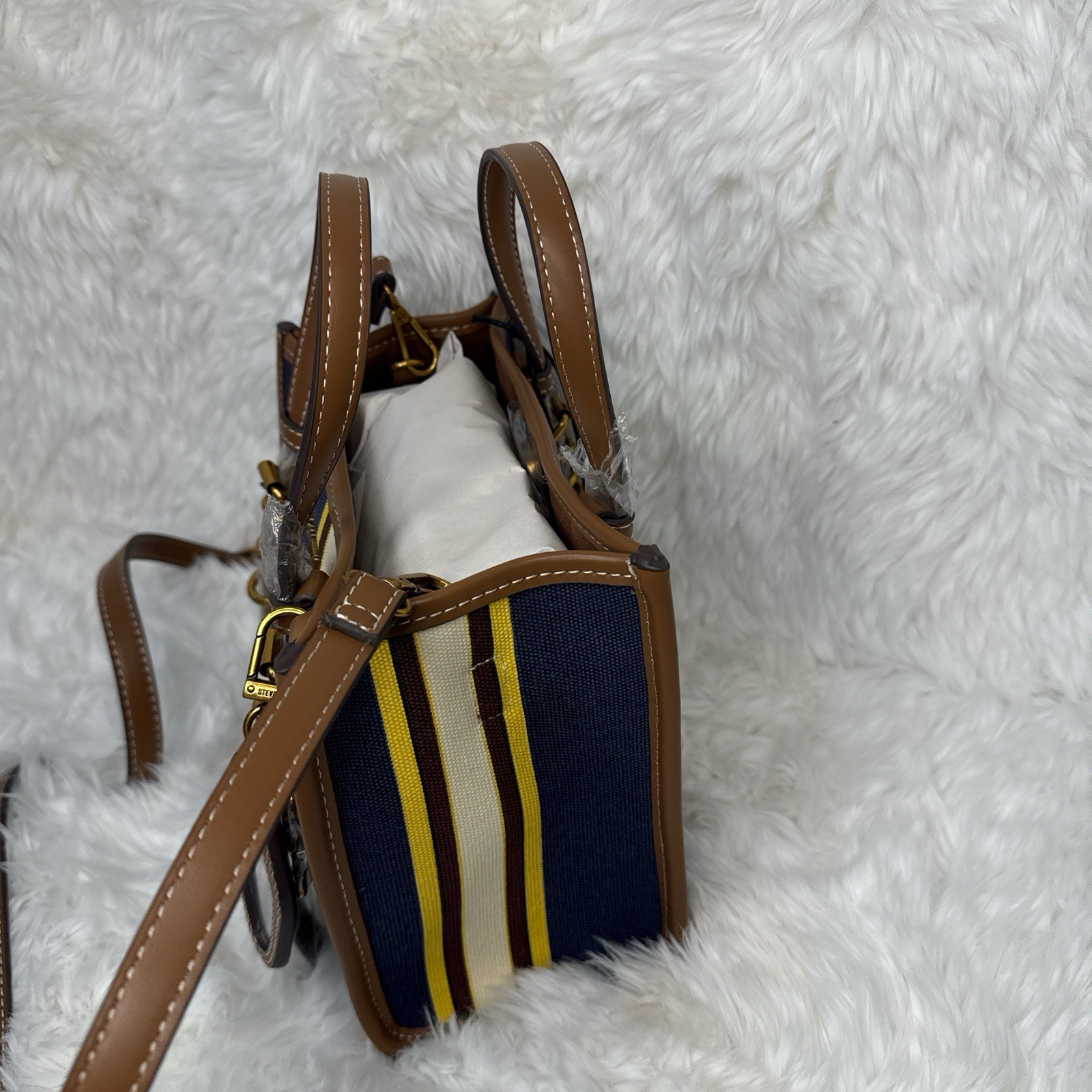 Steve Madden Navy Multi BBOGAN Tote ✨
