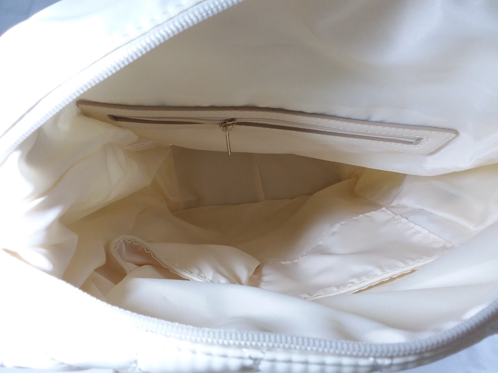 BELLA RUSSO Quilted Weekender Collection 14.4” Tote/Backpack/Shoulder Bag Ivory