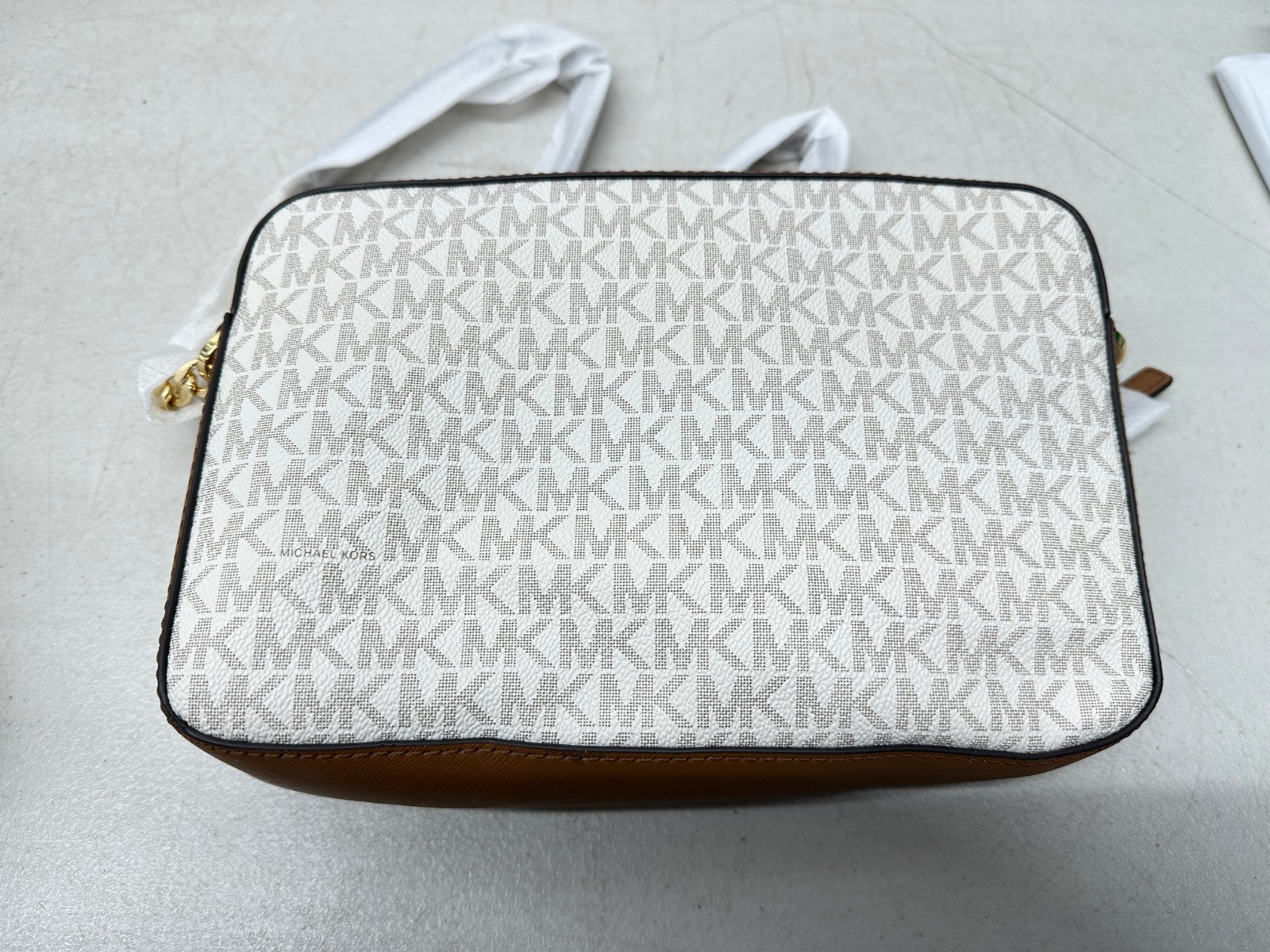Michael Kors Jet Set Item Large East West Crossbody Chain Handbag Clutch Vanilla