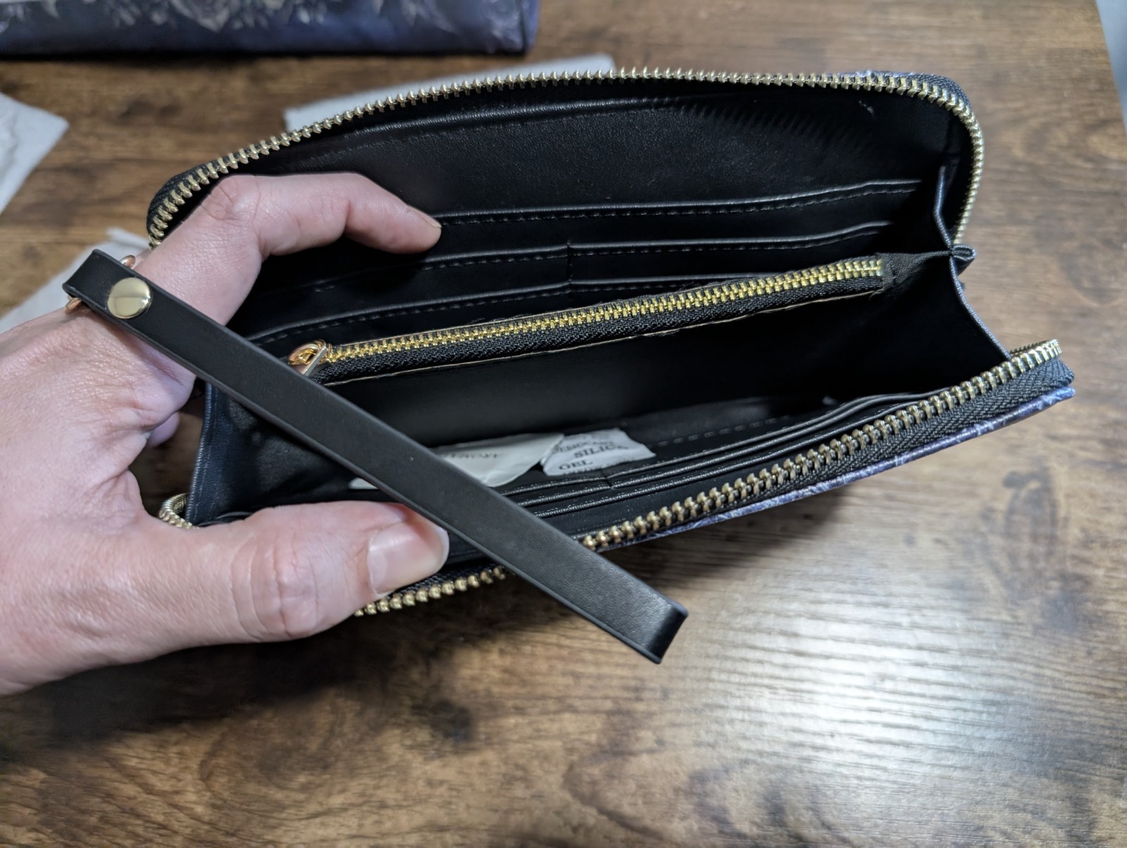 Skullette Exclusive FROSTMOURNE Icy Skull Purse + Wallet