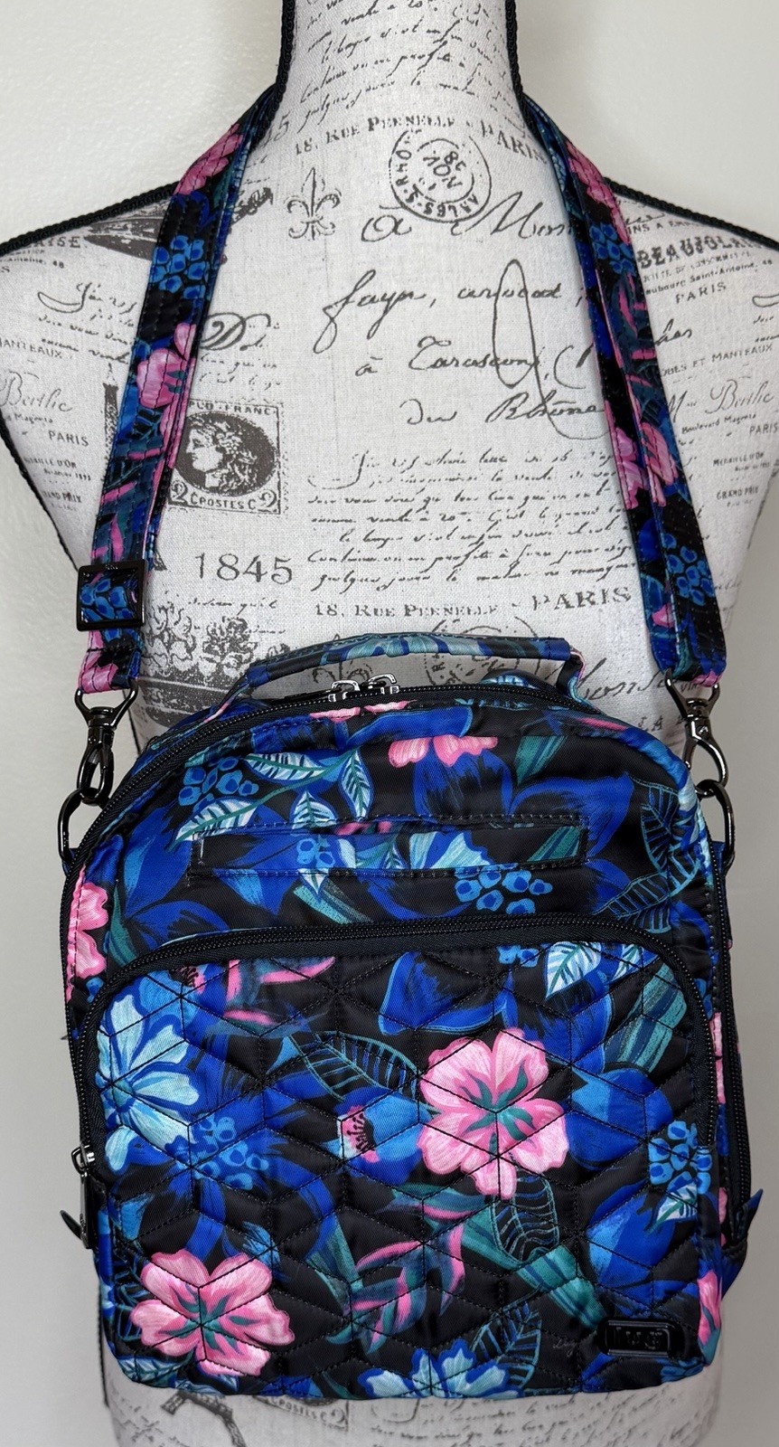 Lug Ranger Crossbody Bag Resort Black Multiple Pockets EUC Quilted Floral Print