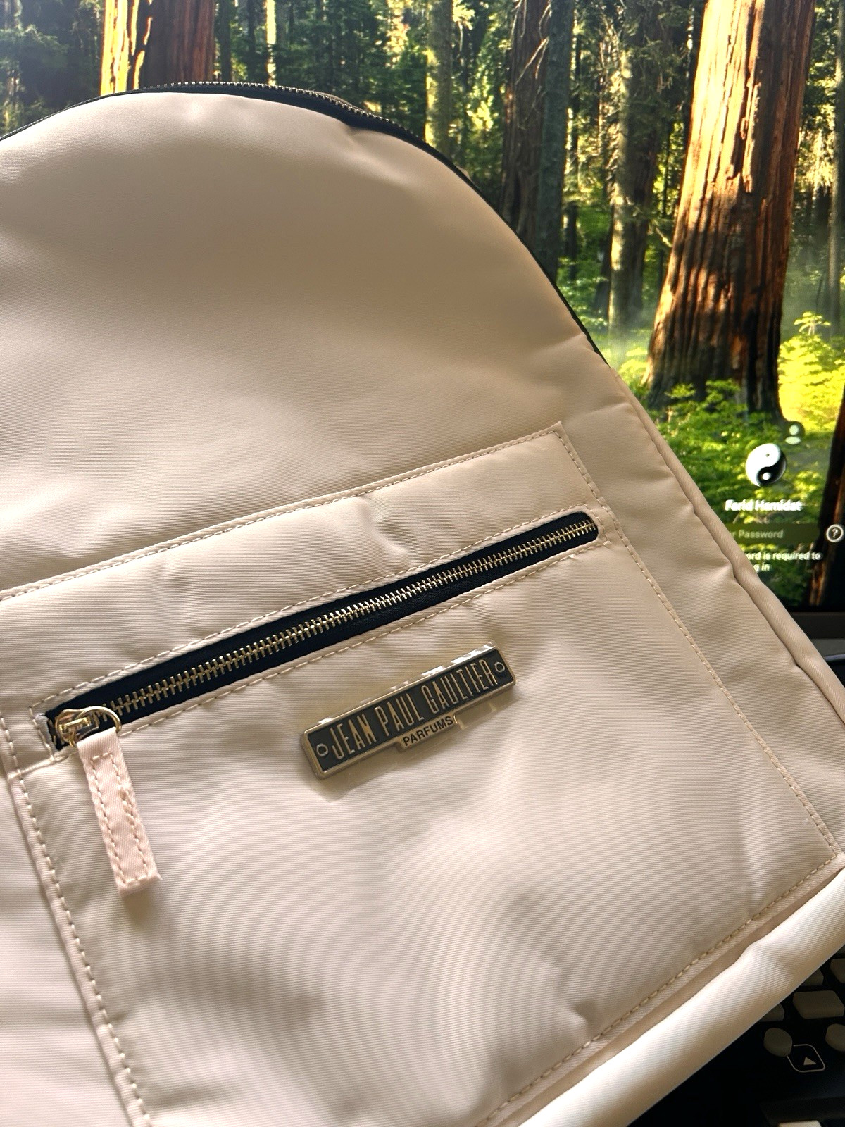 JEAN PAUL GAULTIER PARFUMS BACK PACK CREAM W/ METAL LOGO BLACK STRAP NEW SEALED