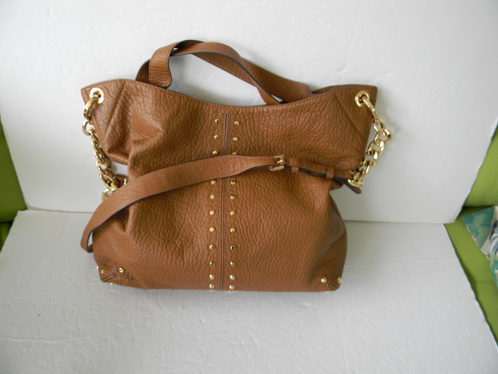NWOT Michael Kors Studded Uptown Astor LUGGAGE TAN PEBBLE LEATHER TURNLOCK