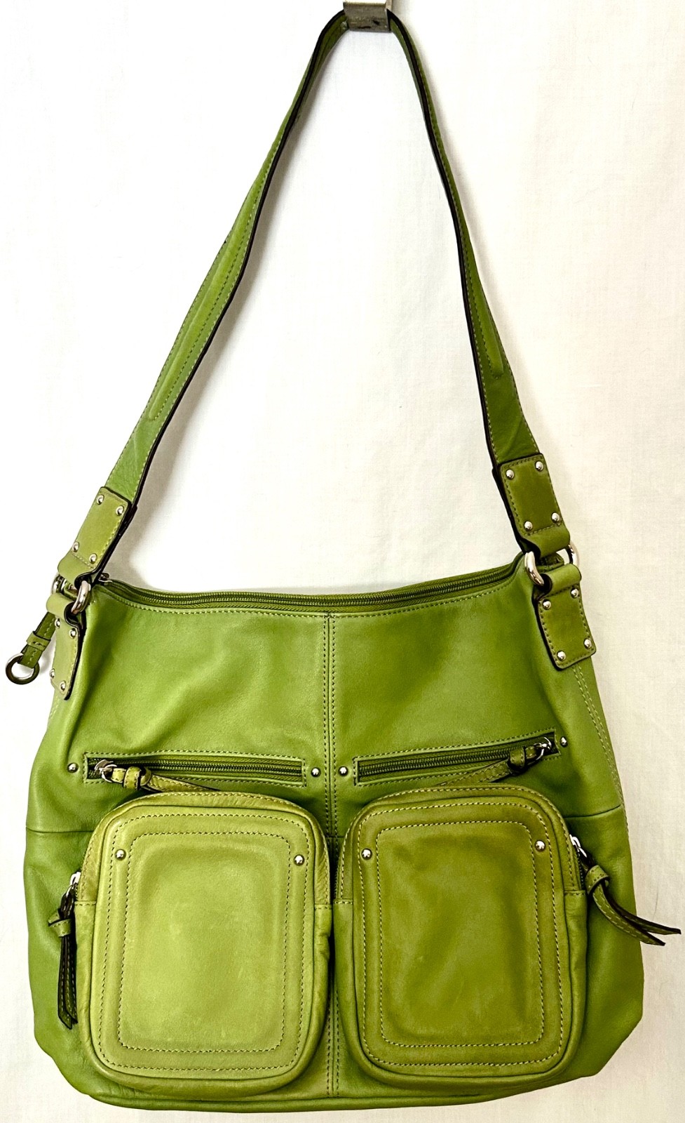 Tignanello green leather shoulder bag w/side pockets galore & Silvertone hardwar