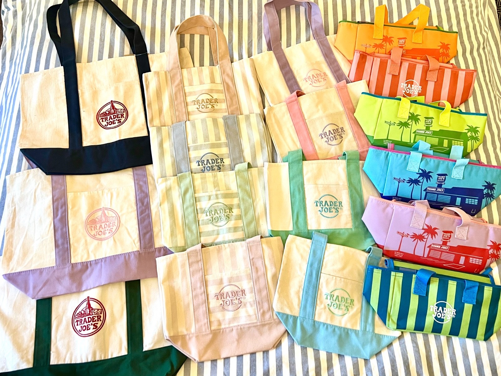 Trader Joe’s Tote Bags mini tote bags mini insulated bags 17 pc set new w/ tags