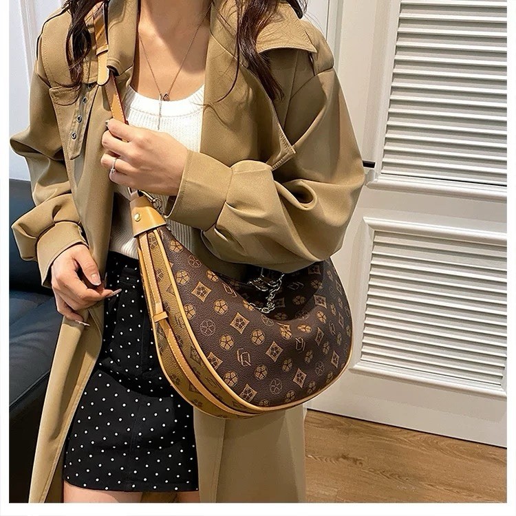 Large Capacity Chain Crescent Underarm Bag Shoulder Crossbody Purse for Women