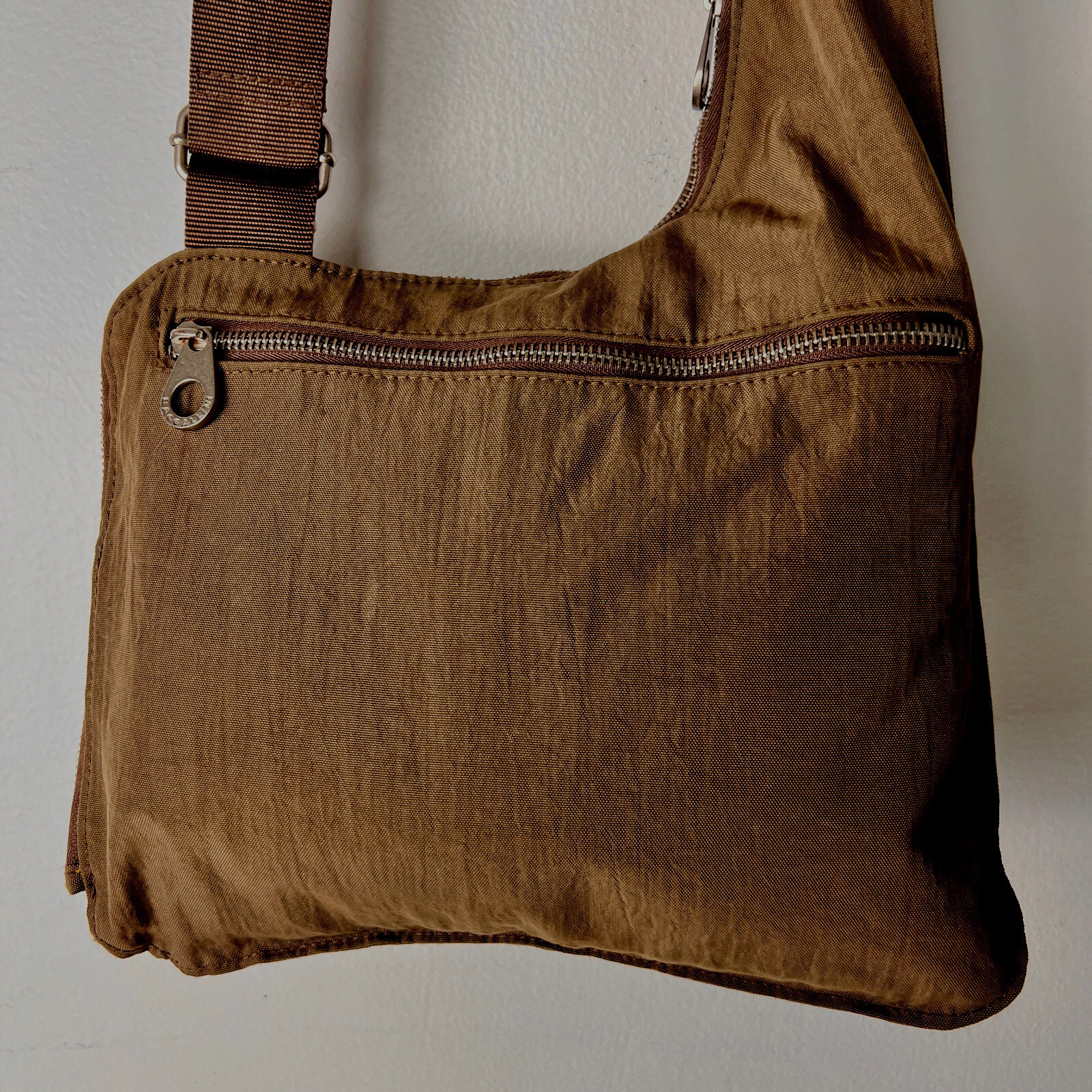 Vintage Baggallini Brown Nylon Crossbody Saddle Bag Hipster Boho Purse Boho