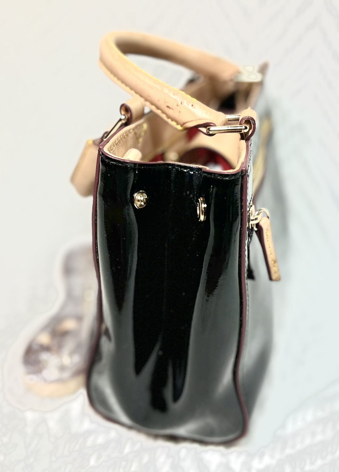 Dooney & Bourke B10208 Black / Beige Womens Patent Zip Satchel 13x6x9.5 in