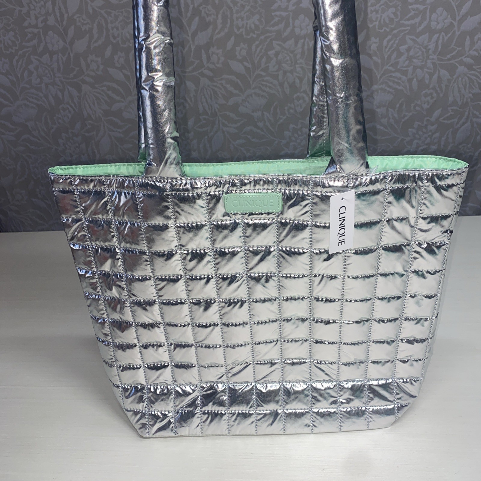 Clinique Quilted Silver Shopping Shoulder Tote Bag NWT Lined Mint green Interior